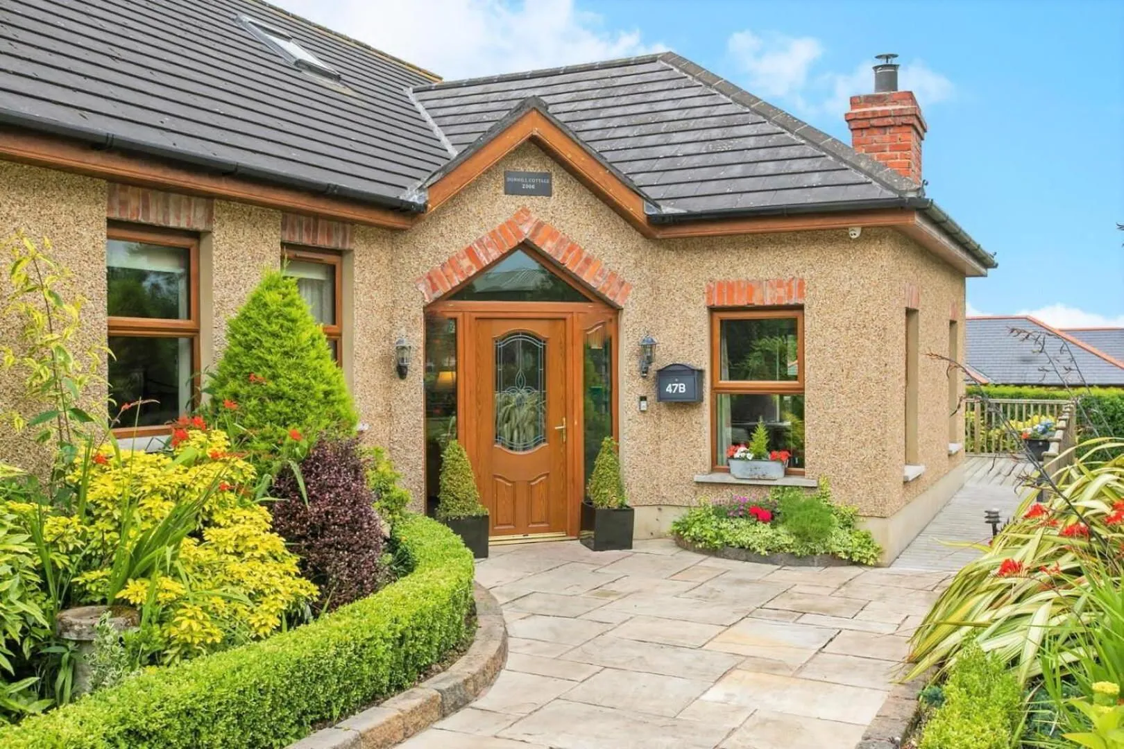 Facade/entrance in Dunhill Cottage B&B