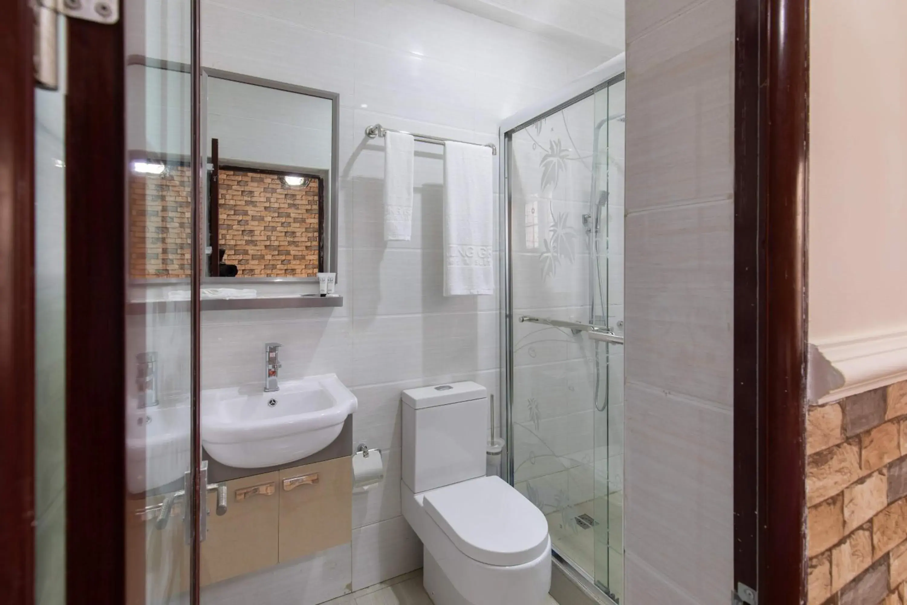 Standard Double Room - single occupancy in Amazing Grace Hotel & Suites Standard Double Room - single occupancy in Amazing Grace Hotel & Suites