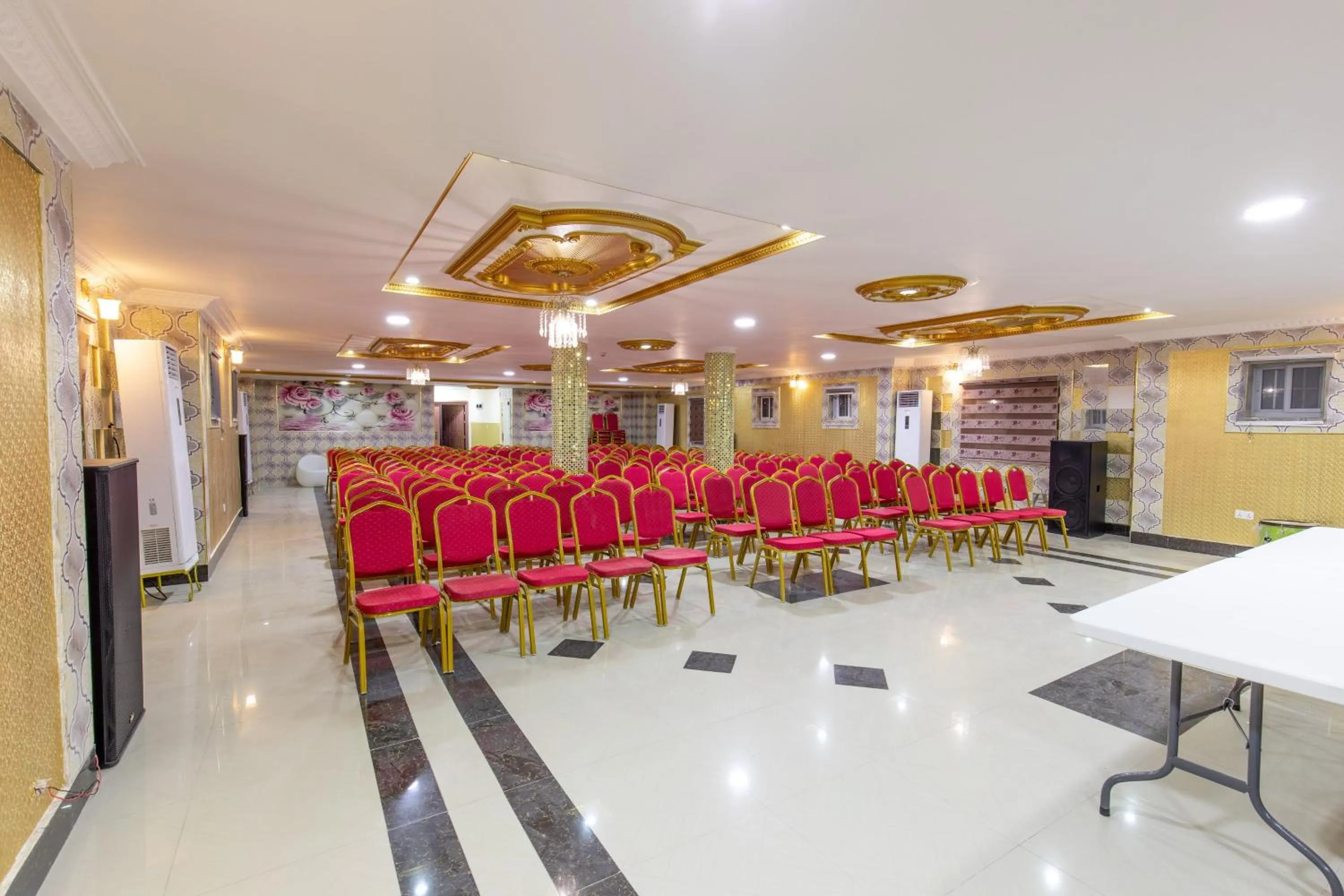 Banquet/Function facilities in Amazing Grace Hotel & Suites