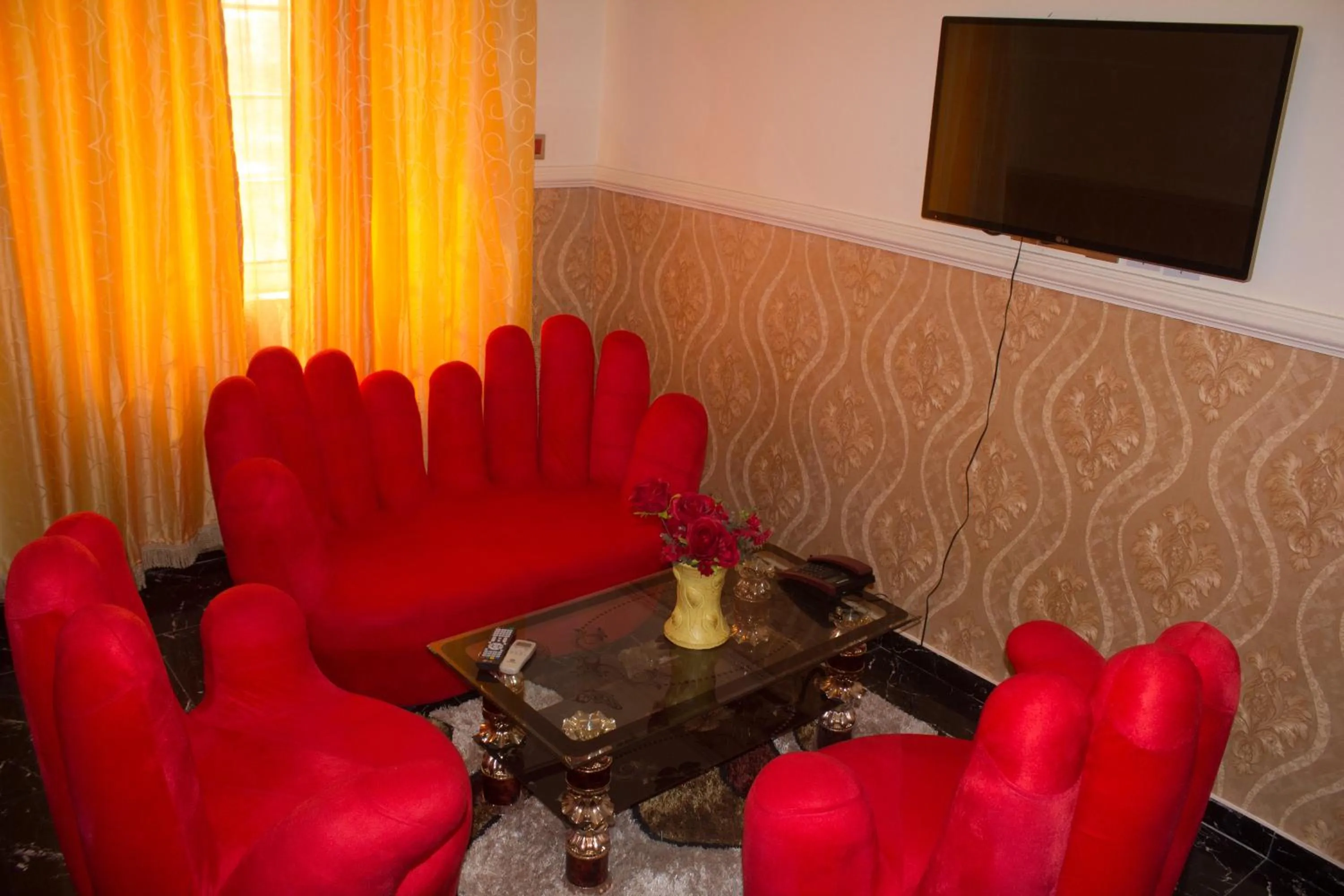 Evening entertainment in Amazing Grace Hotel & Suites