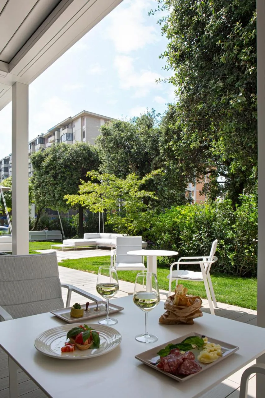 Garden in Hotel Raffaello