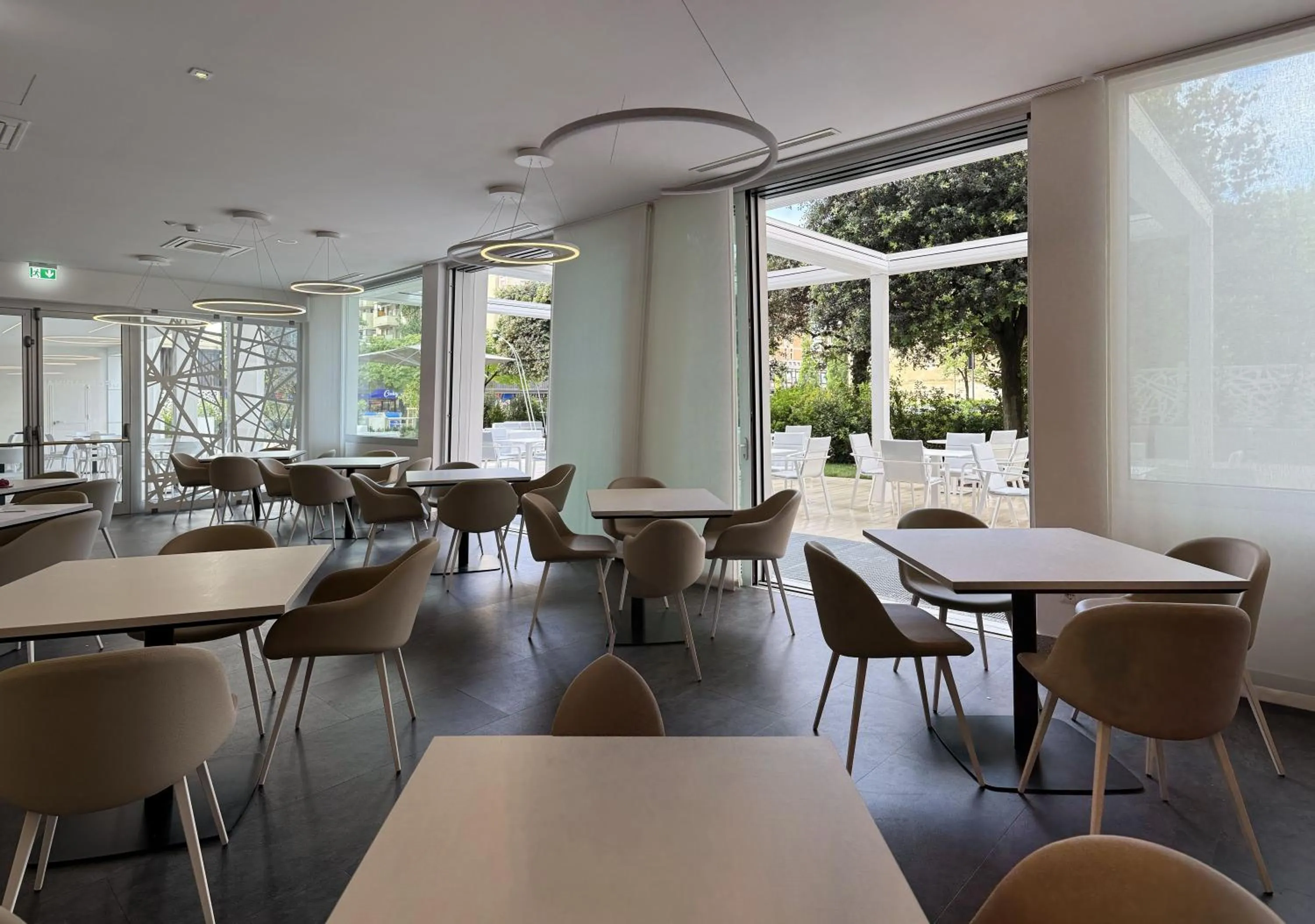 Restaurant/places to eat in Hotel Raffaello