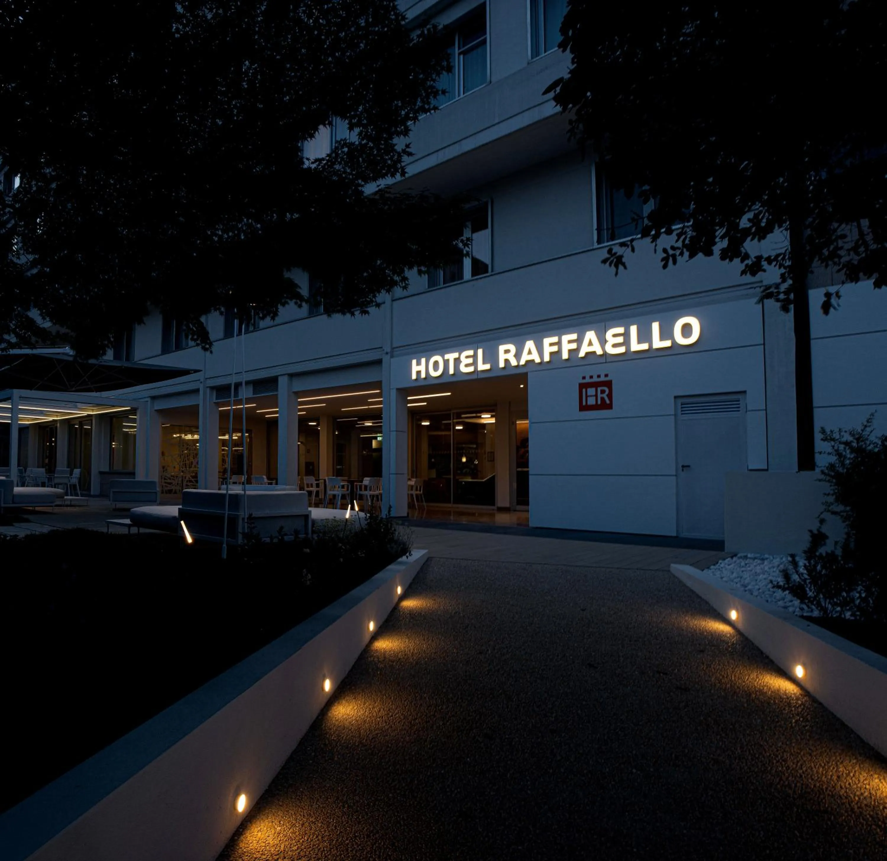 Night in Hotel Raffaello