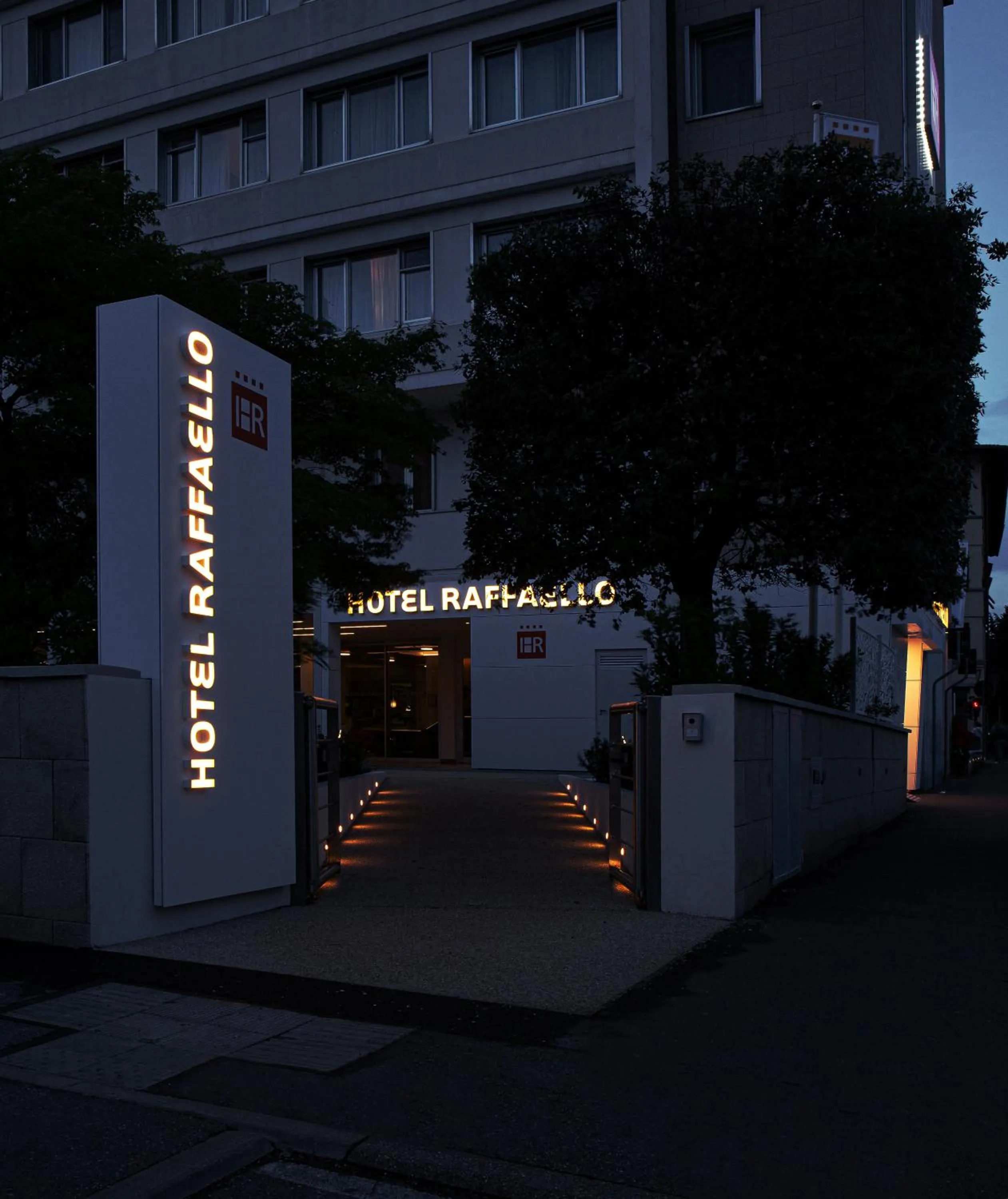 Property building in Hotel Raffaello