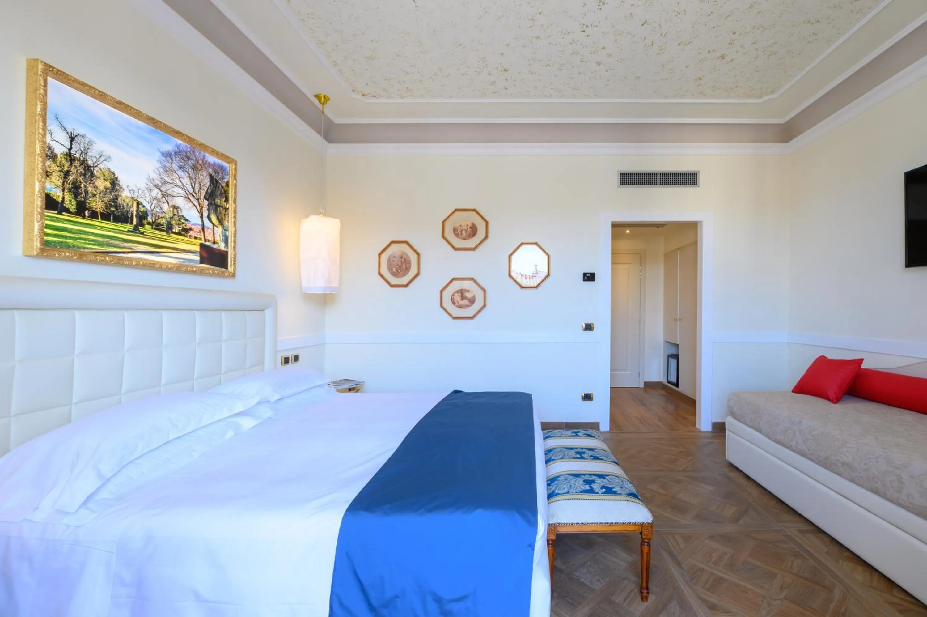 Bedroom, Bed in Hotel Kraft