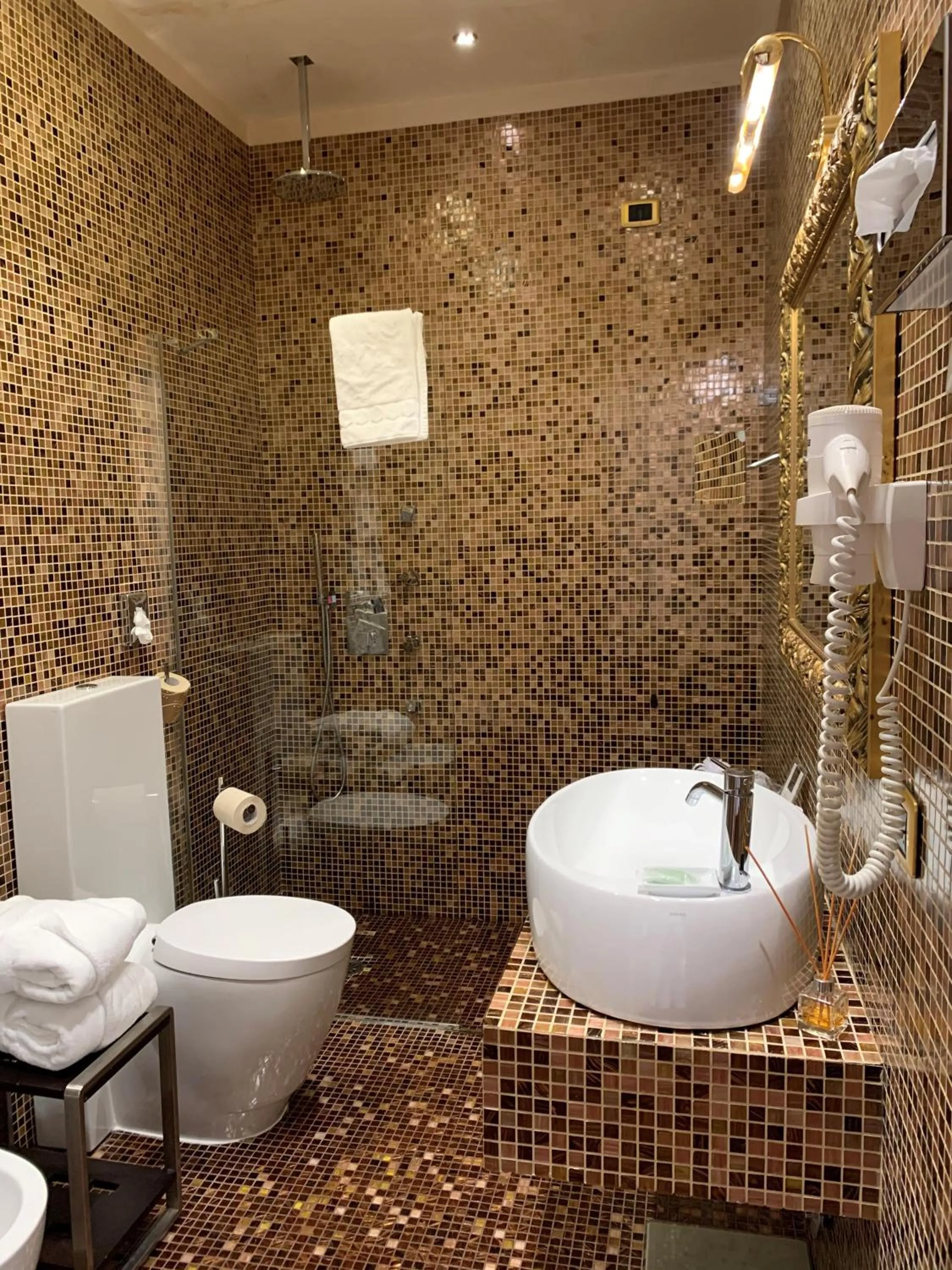 Other in Savoia & Jolanda