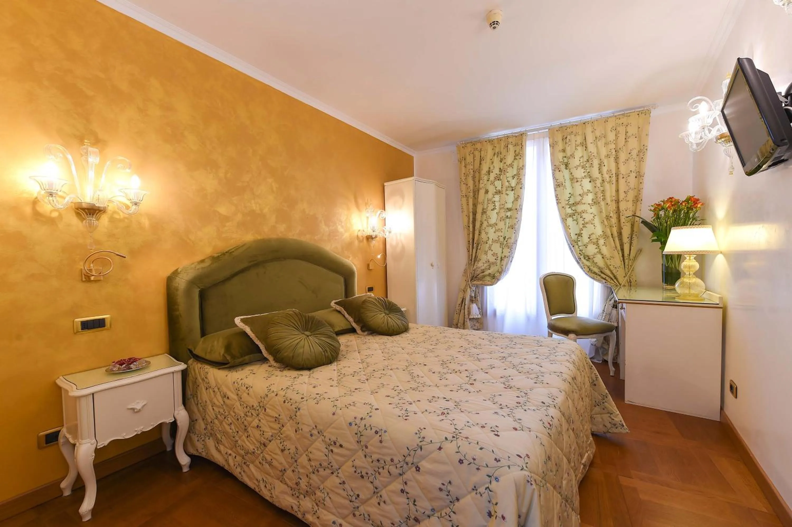 Bedroom in Savoia & Jolanda