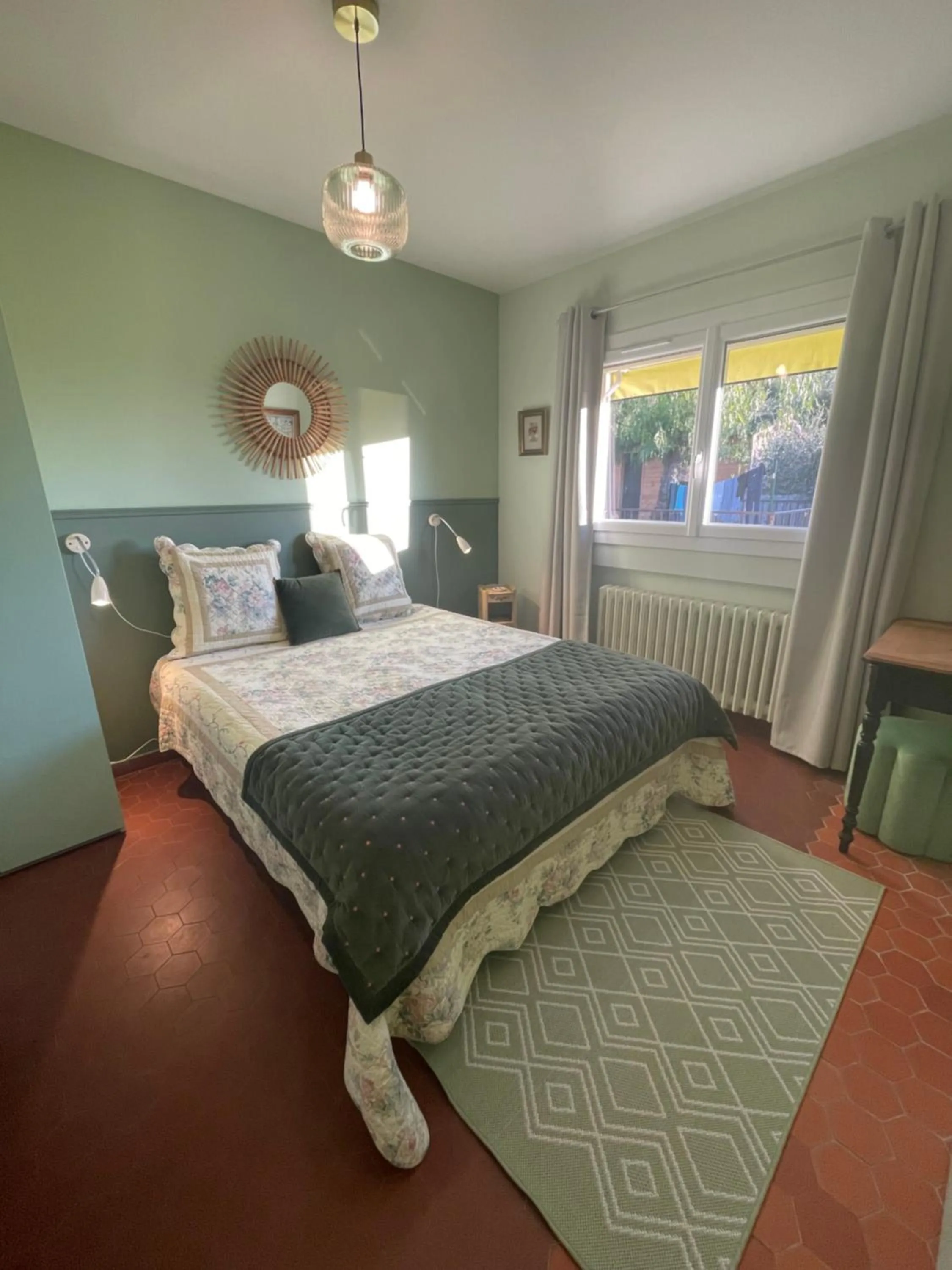 Photo of the whole room, Bed in Villa Daphné