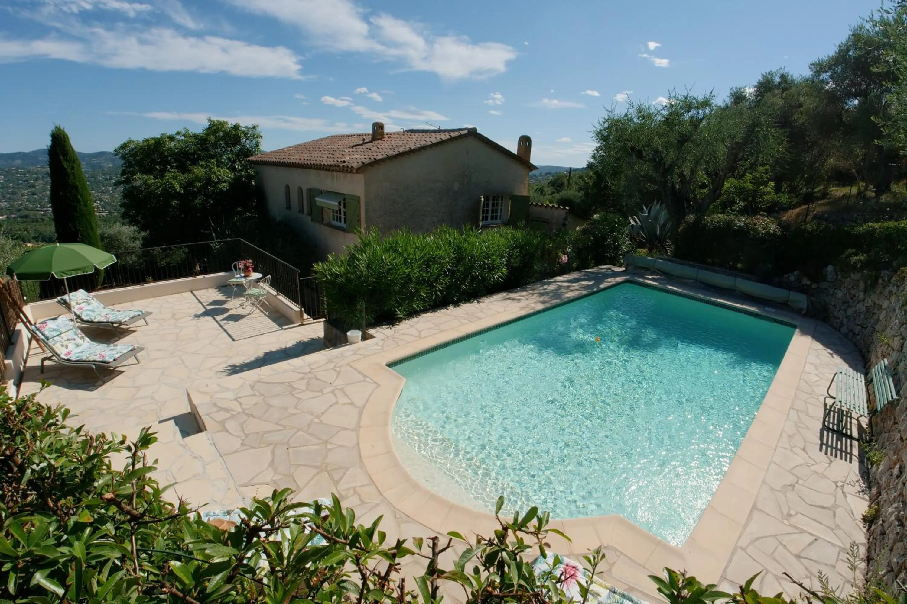 Swimming pool in Villa Daphné