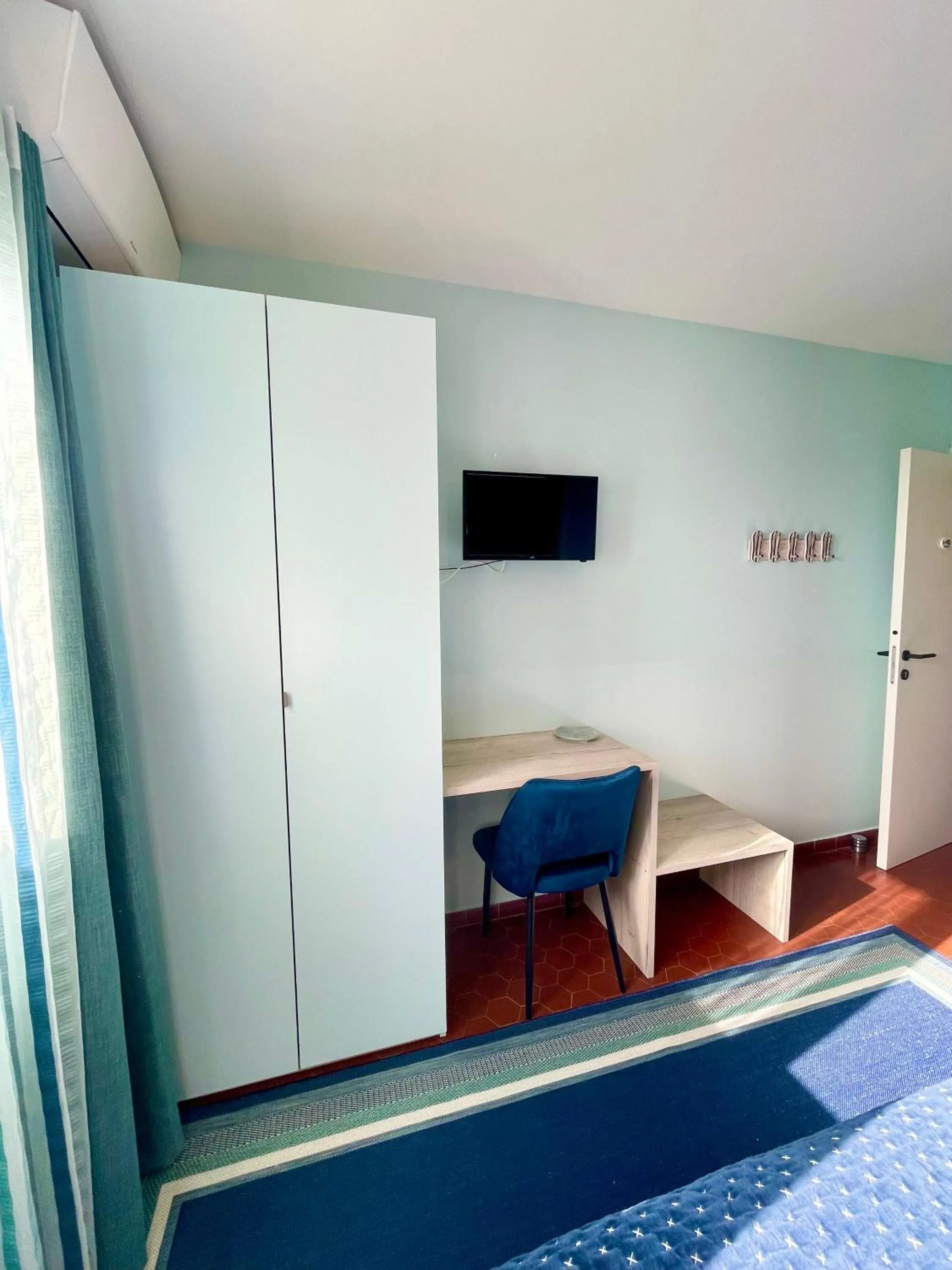 TV and multimedia, Bed in Villa Daphné