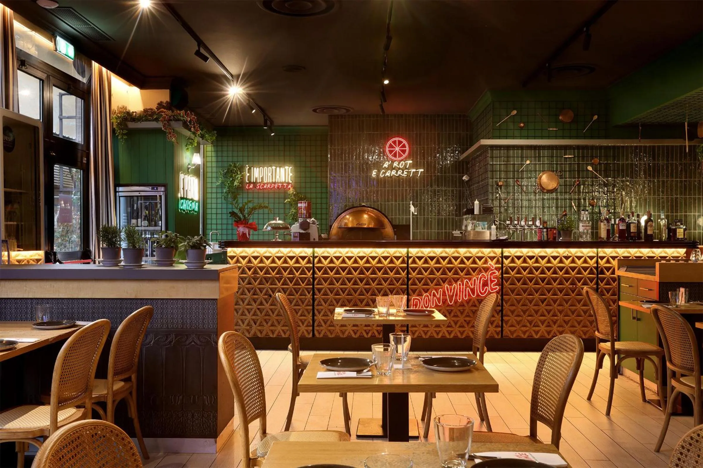 Restaurant/places to eat in Leonardo Hotel Milan City Center