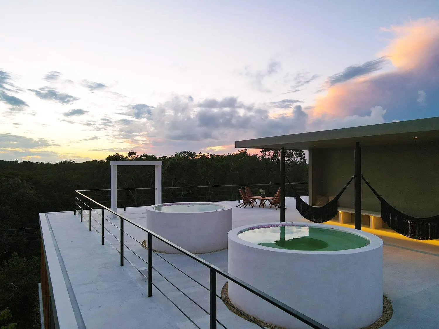 Sunset in Seremonia Studios by Soyrumi