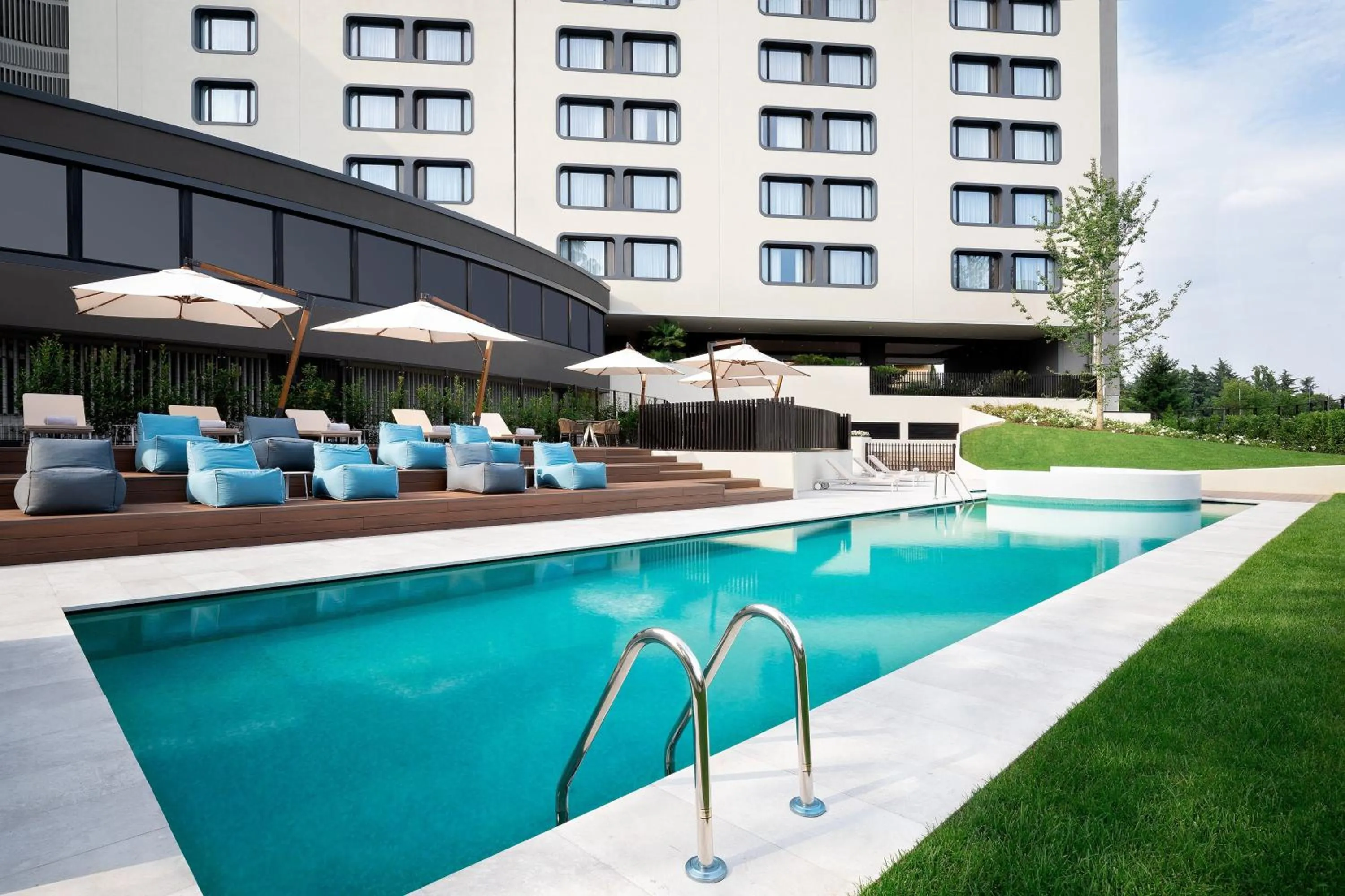 Swimming pool in Sheraton Milan San Siro