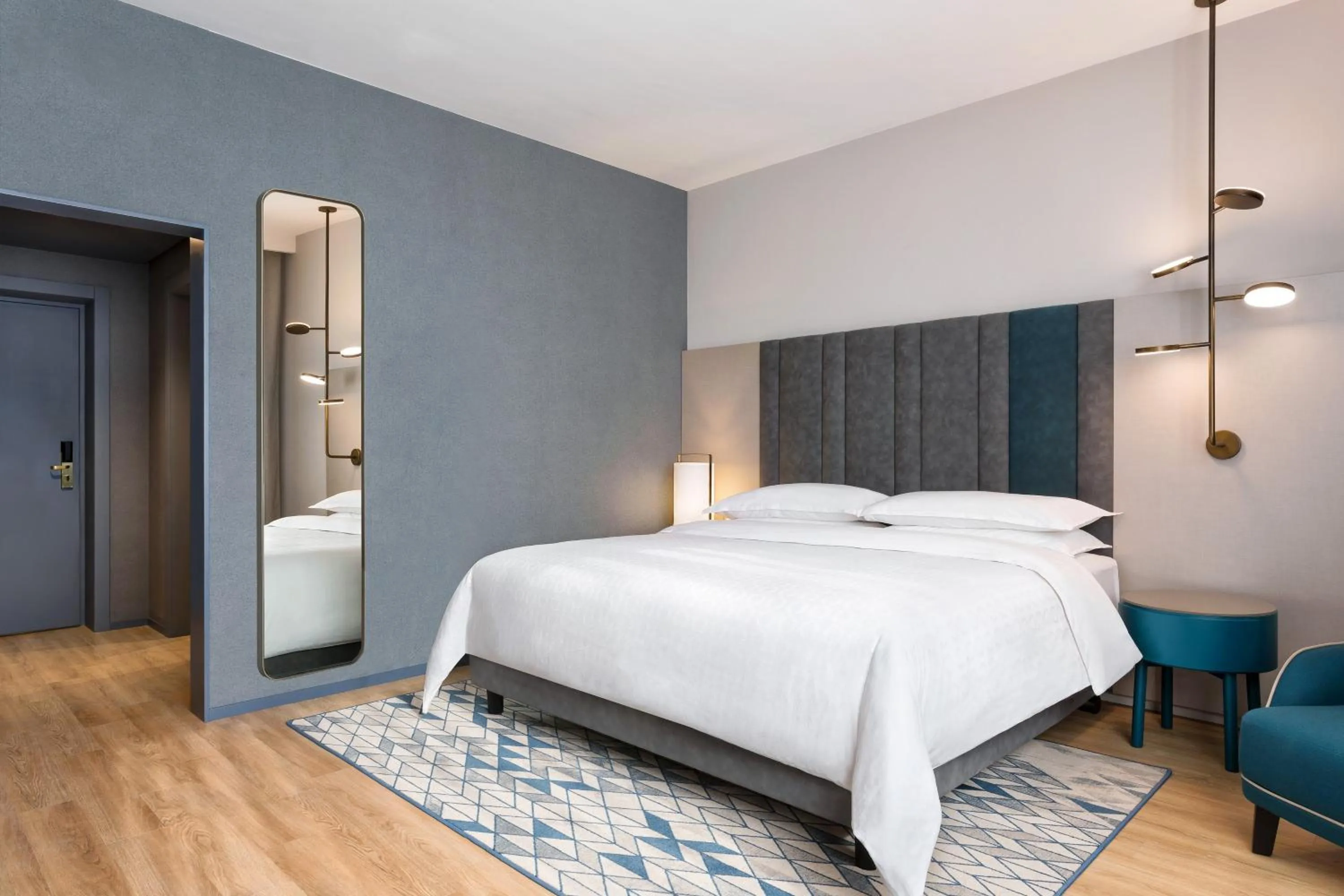 Photo of the whole room, Bed in Sheraton Milan San Siro