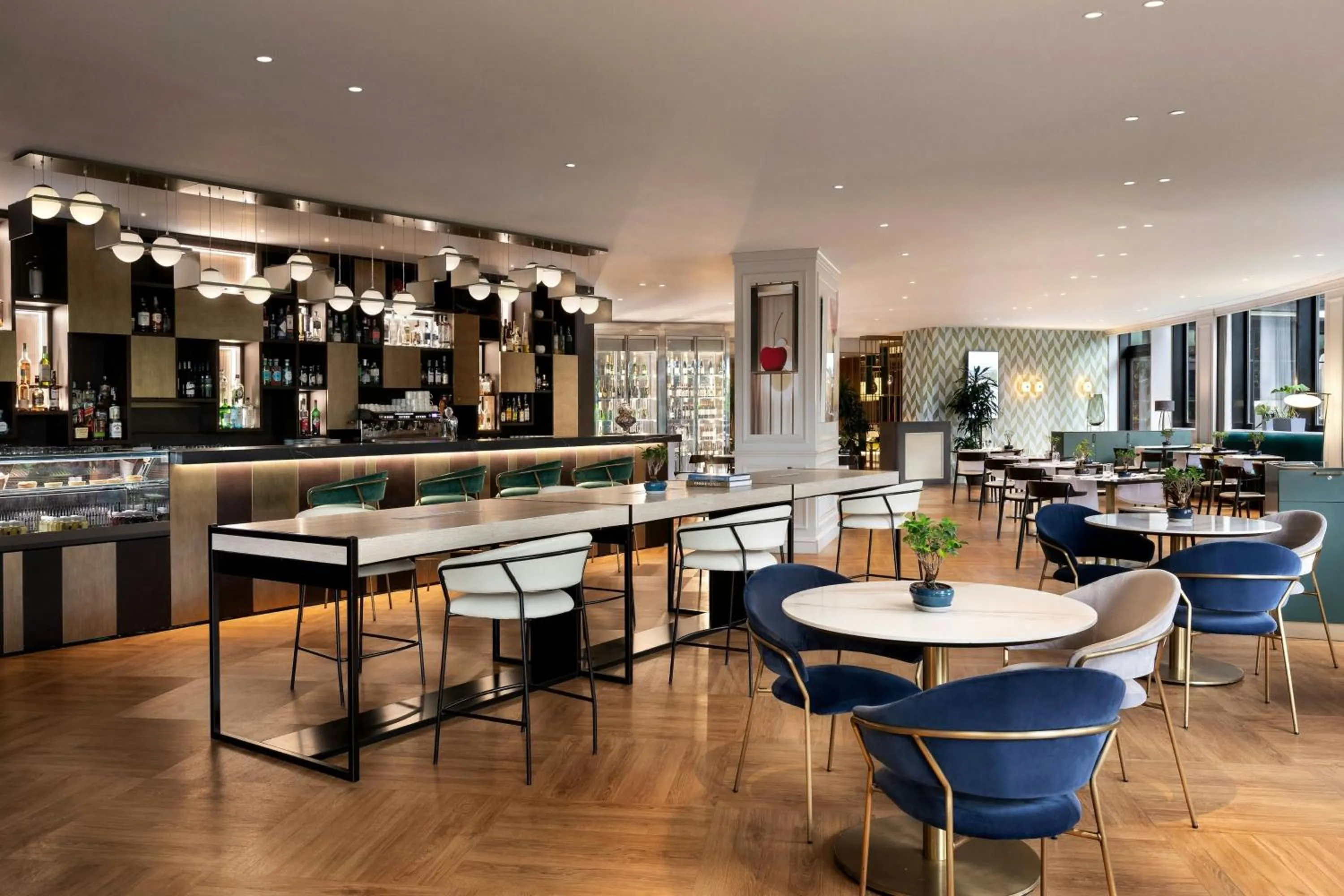 Lounge or bar in Sheraton Milan San Siro