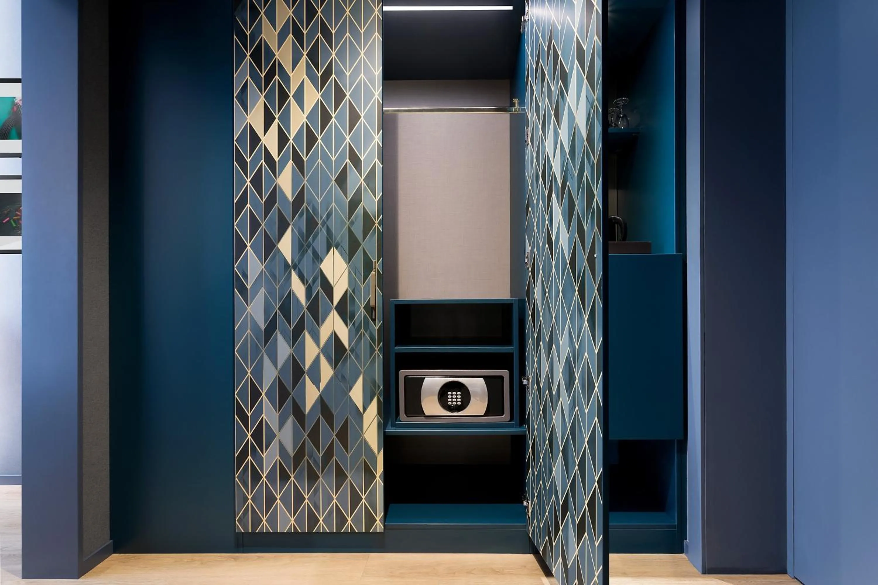 Photo of the whole room in Sheraton Milan San Siro