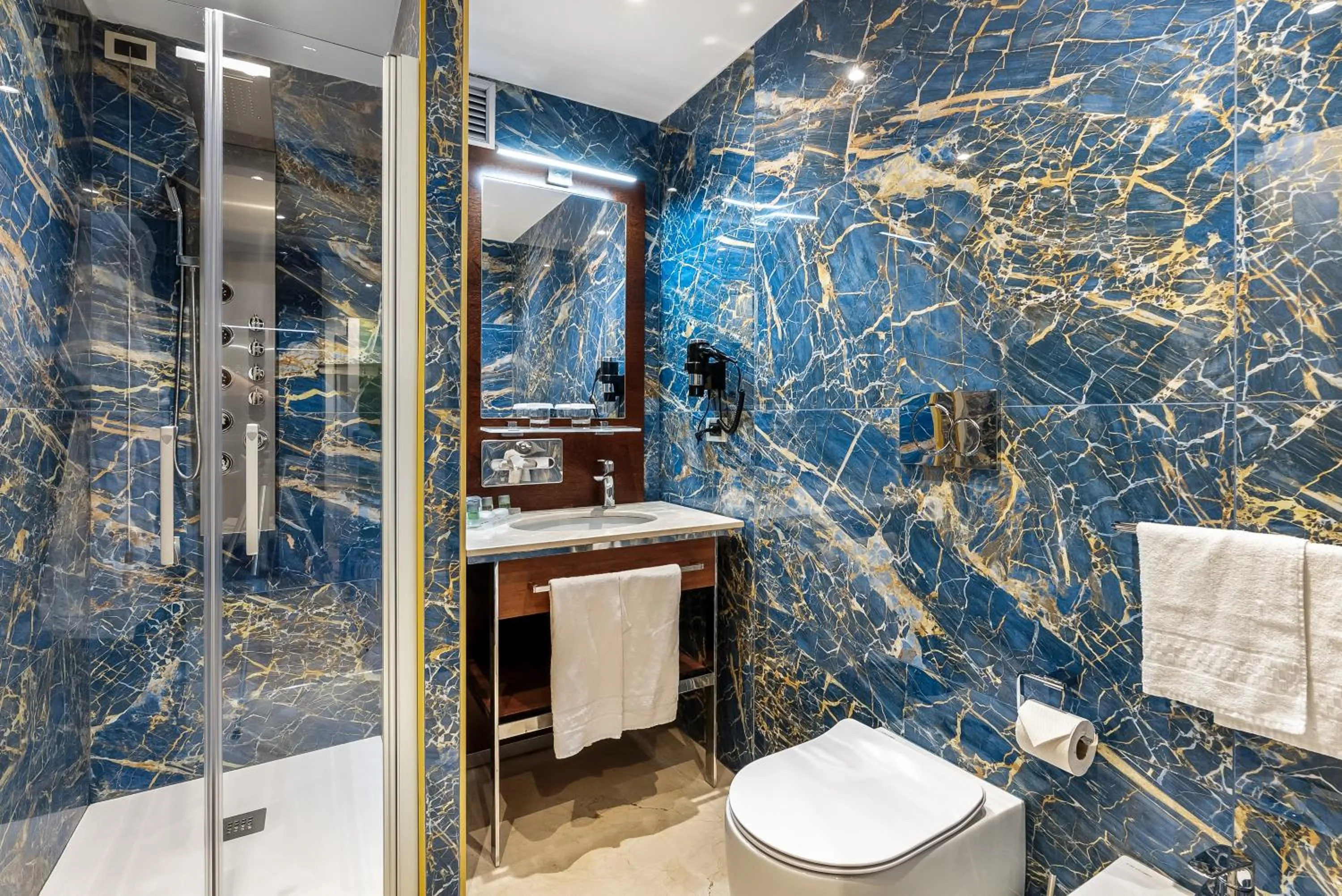 Bathroom in Art Hotel Navigli