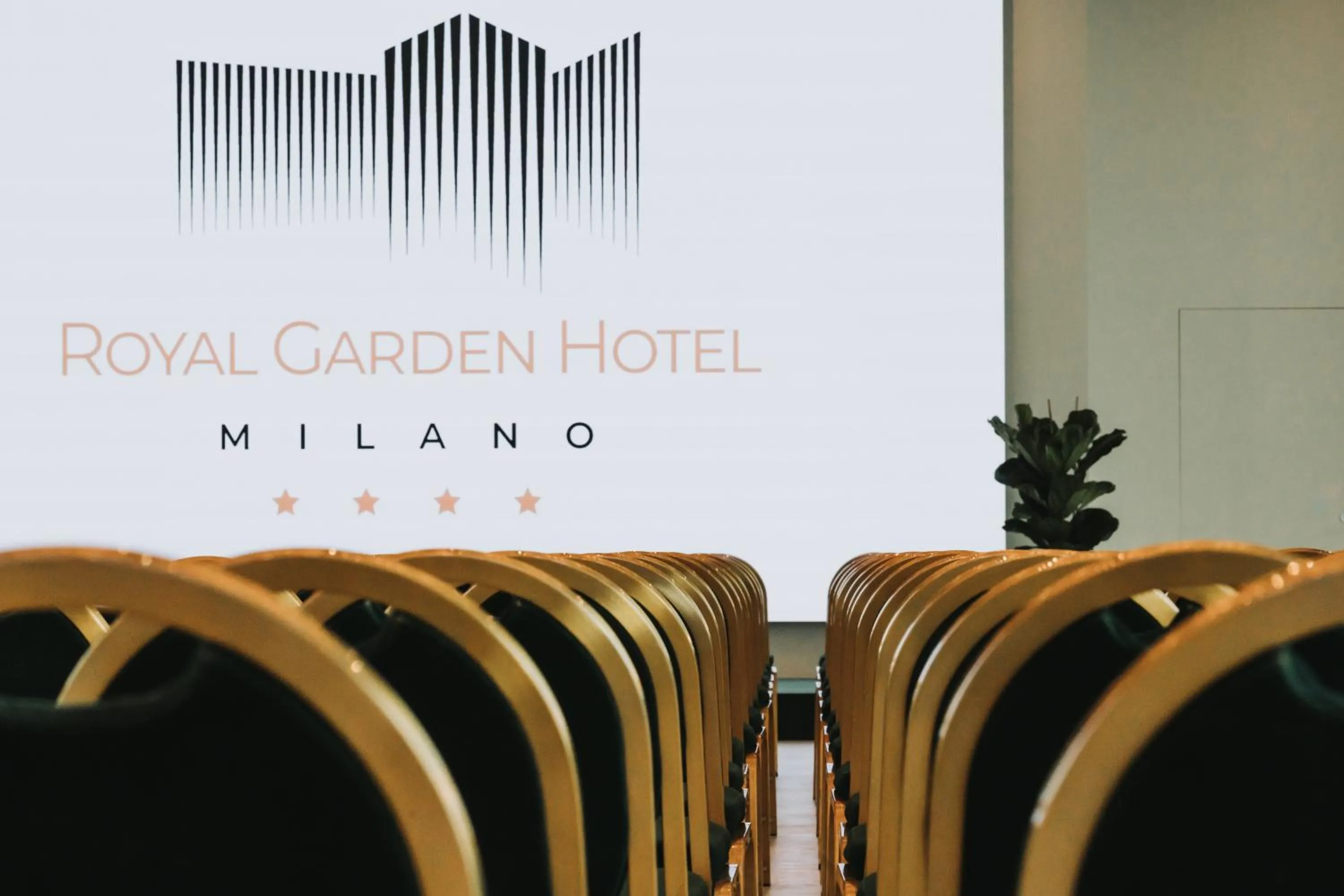 Meeting/conference room in Royal Garden Assago Milano