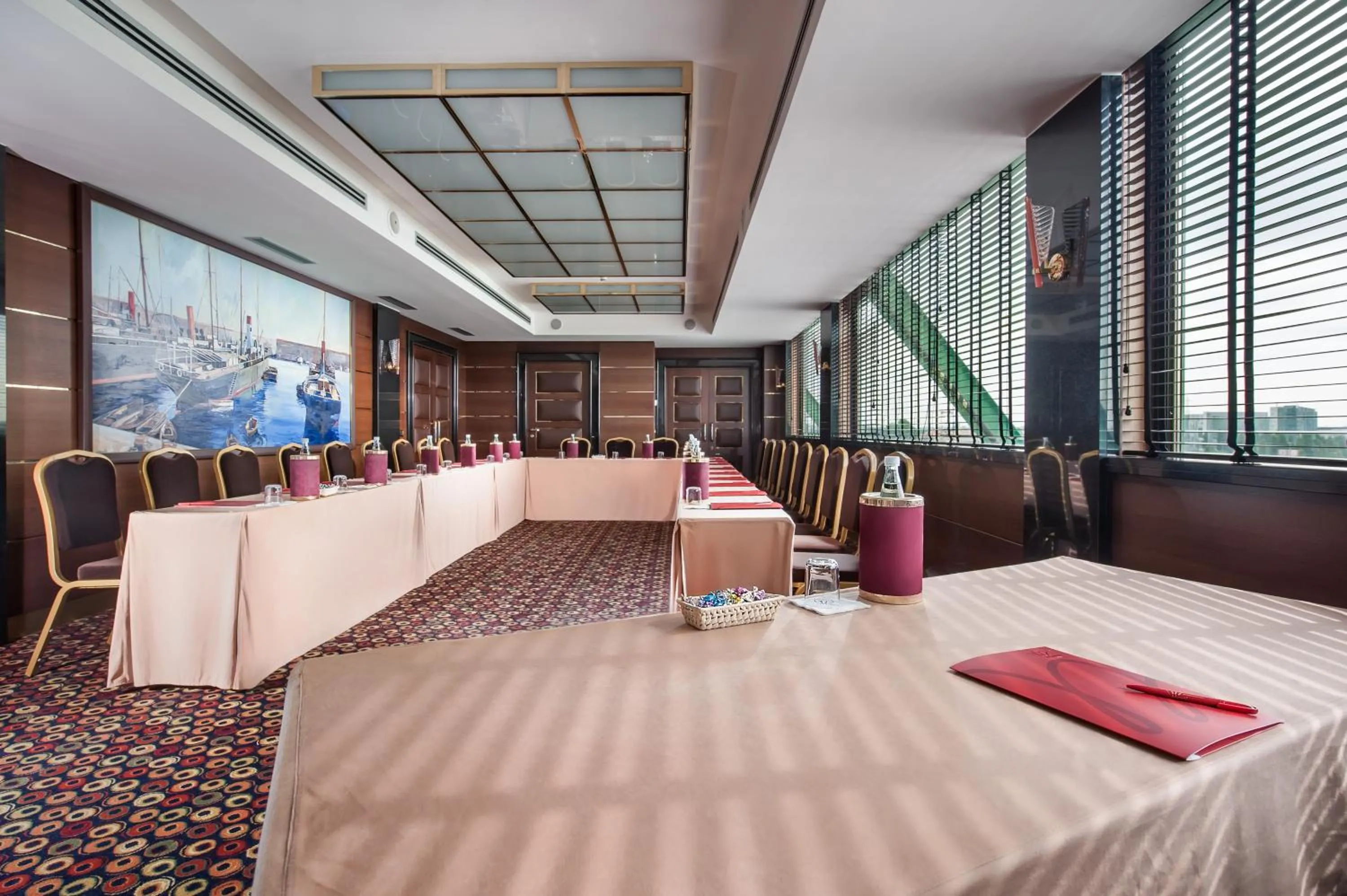 Business facilities, Bed in Royal Garden Assago Milano