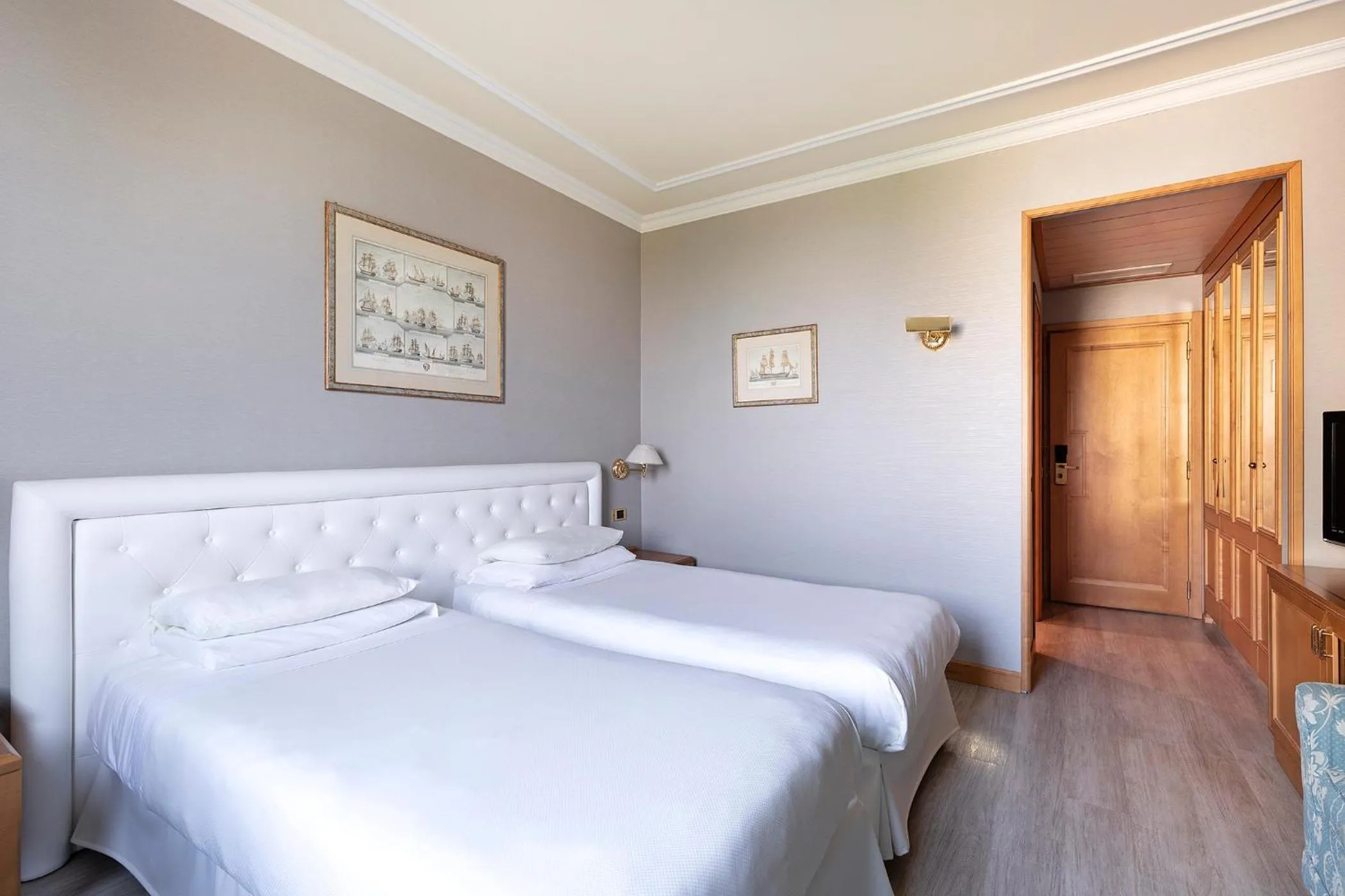Bedroom, Bed in Royal Garden Assago Milano