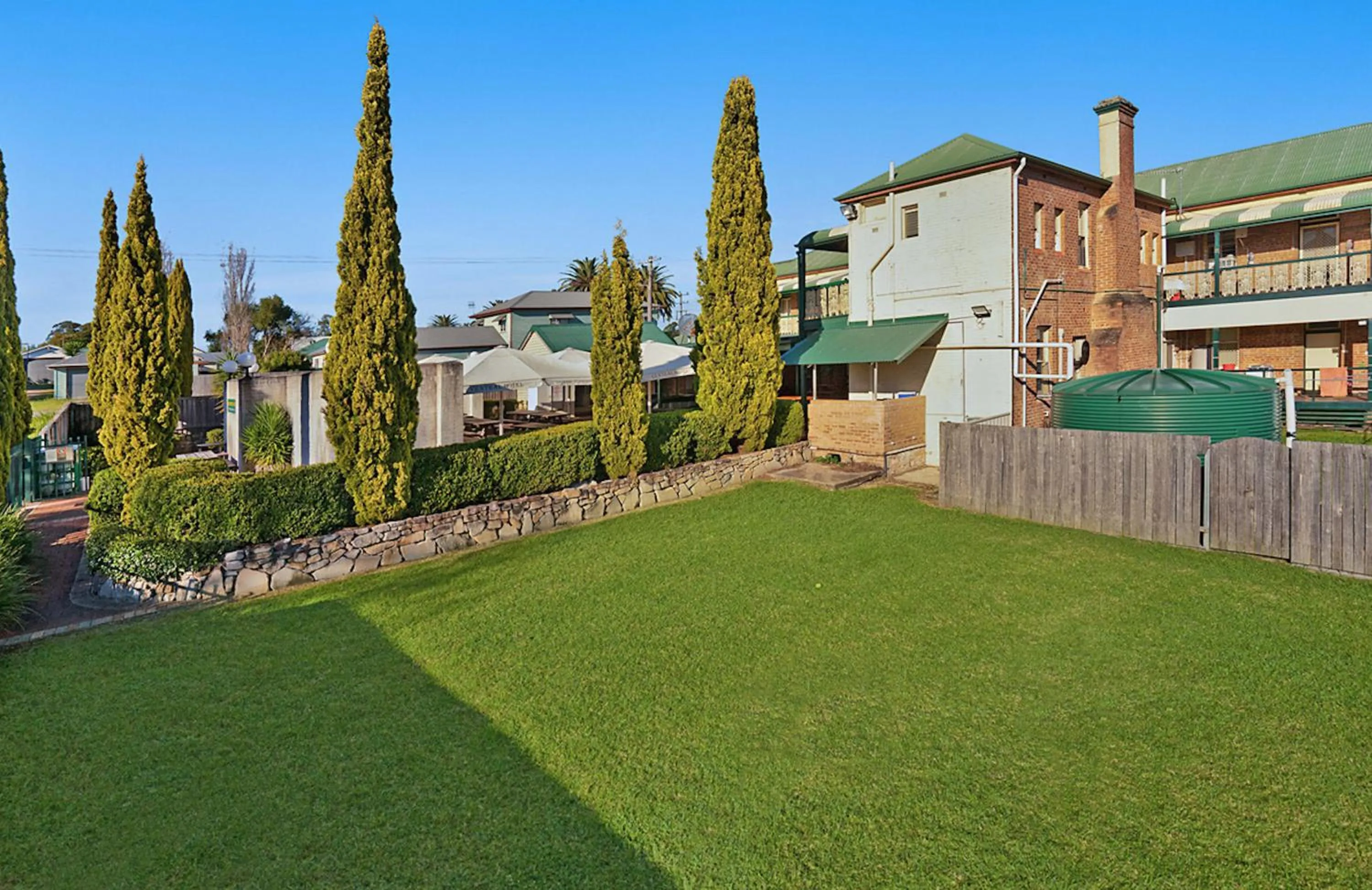 Area and facilities in Central Hotel Stroud