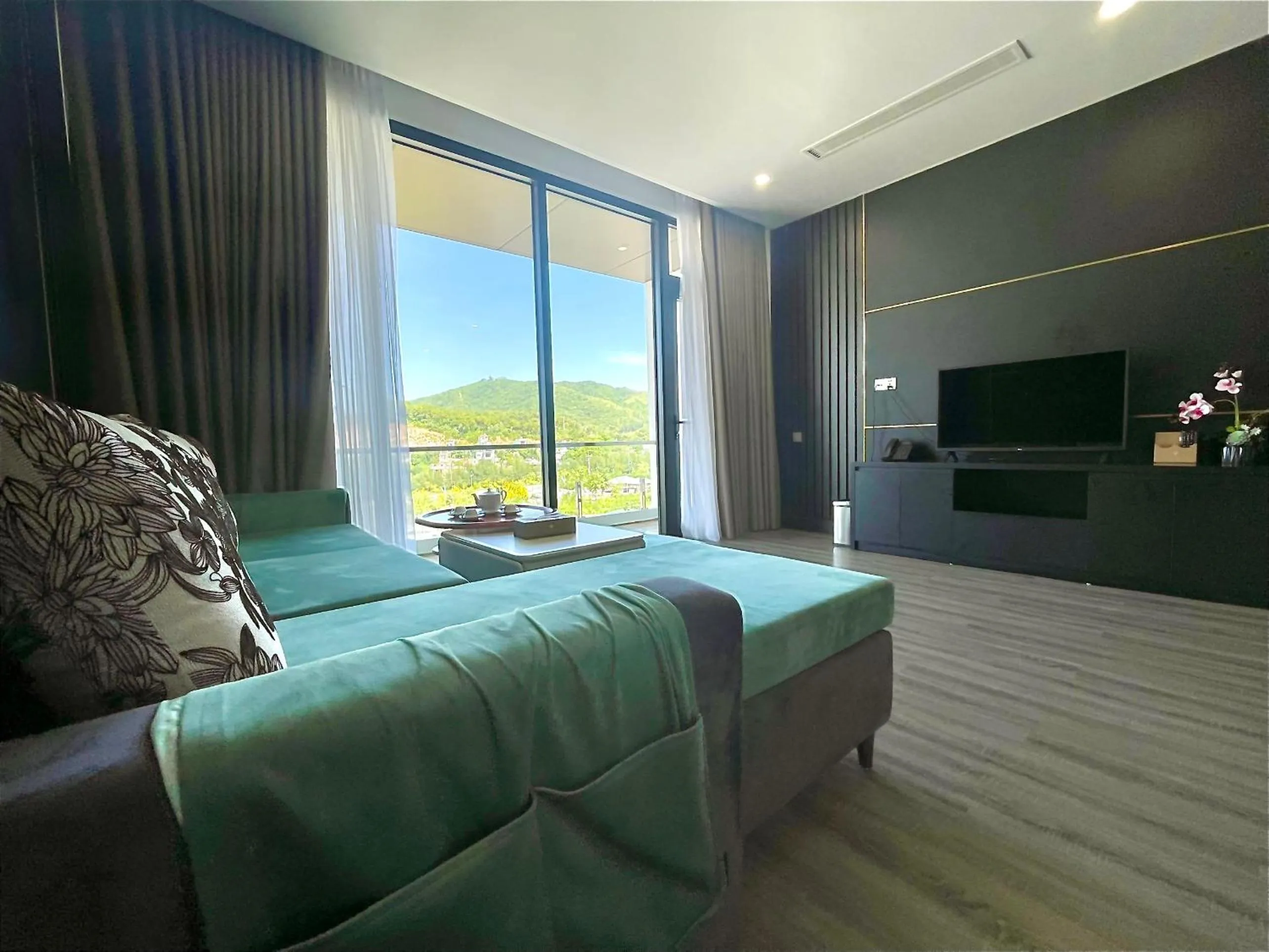 TV and multimedia, Bed in DIAMOND HOTEL VÂN ĐỒN