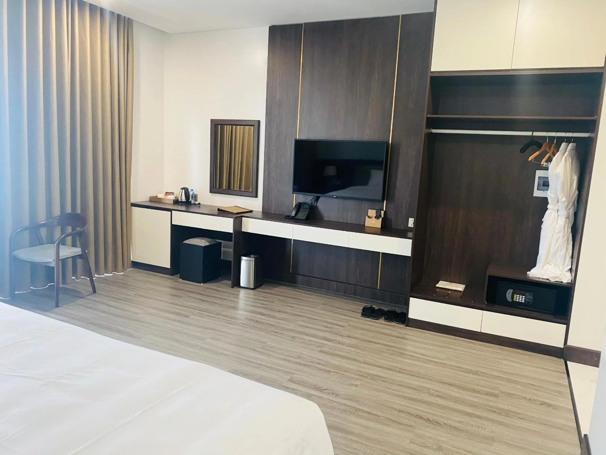 TV and multimedia, Bed in DIAMOND HOTEL VÂN ĐỒN