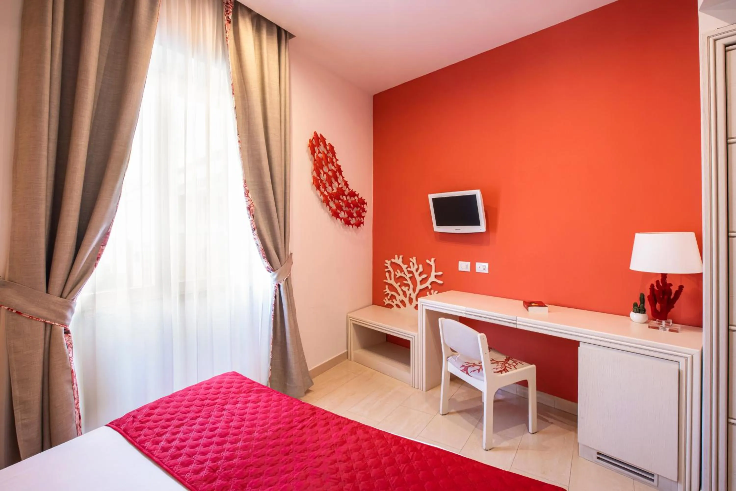 Photo of the whole room, Bed in Hotel Corallo Sorrento