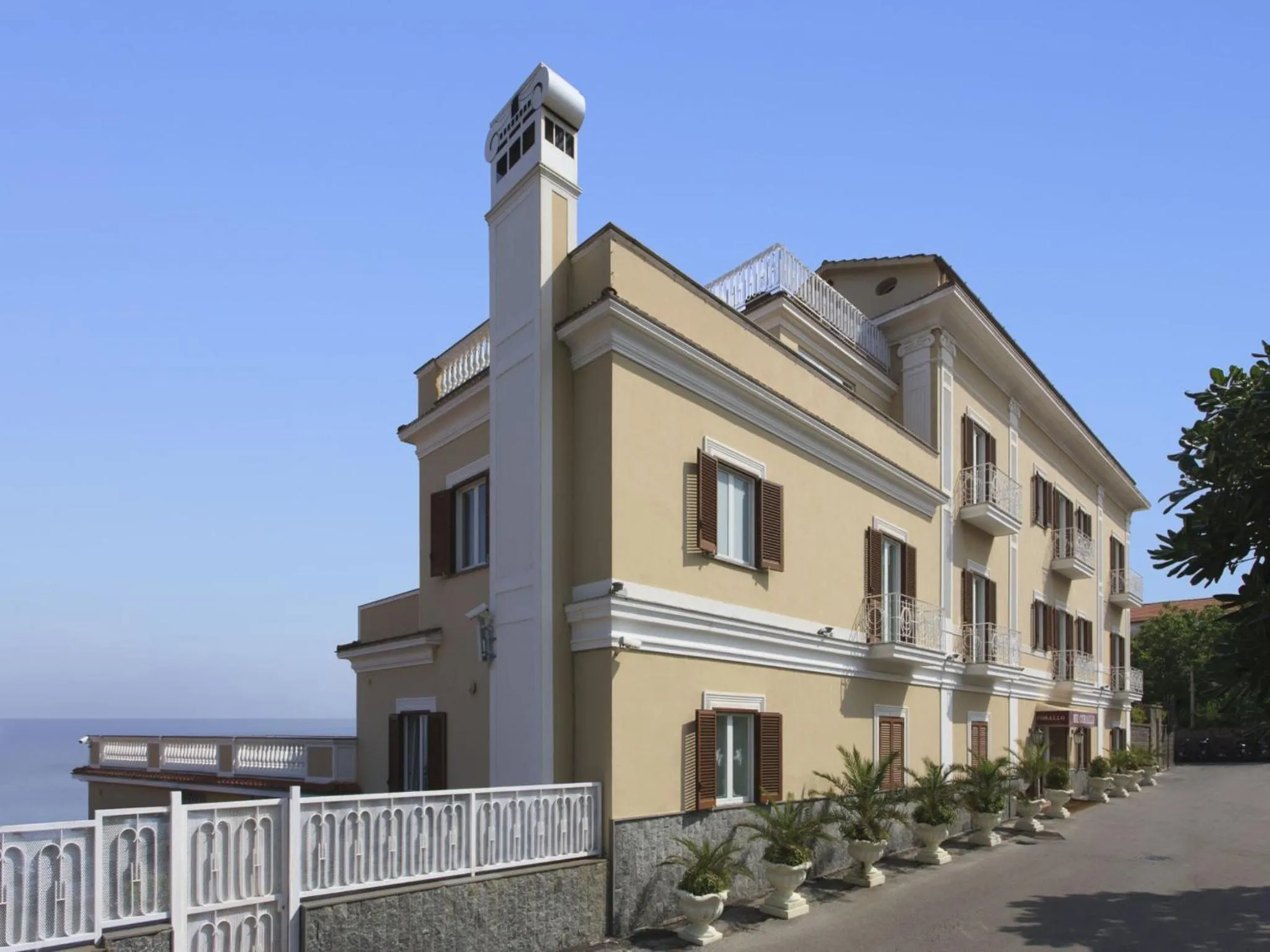 Facade/entrance in Hotel Corallo Sorrento