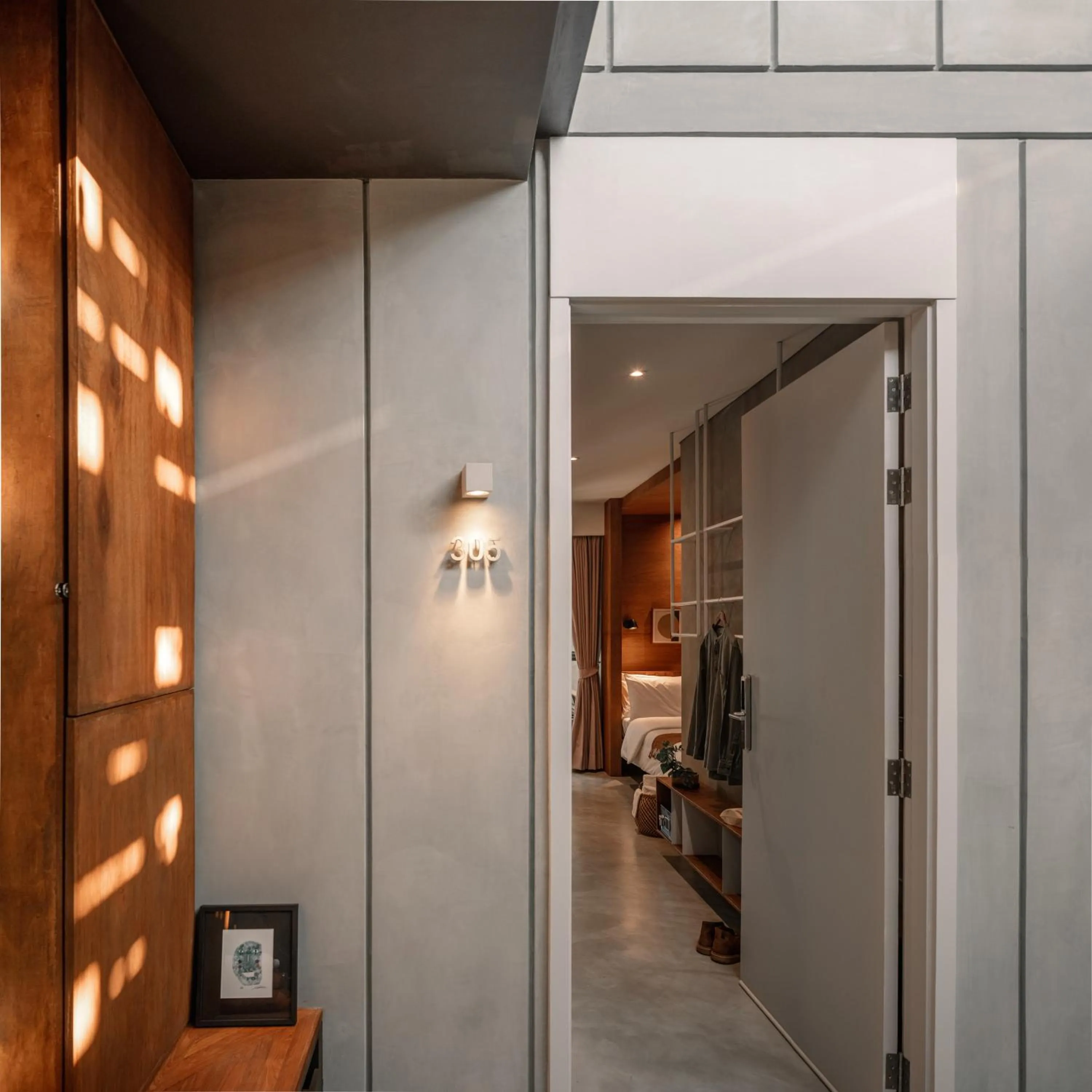 Facade/entrance in Tamni