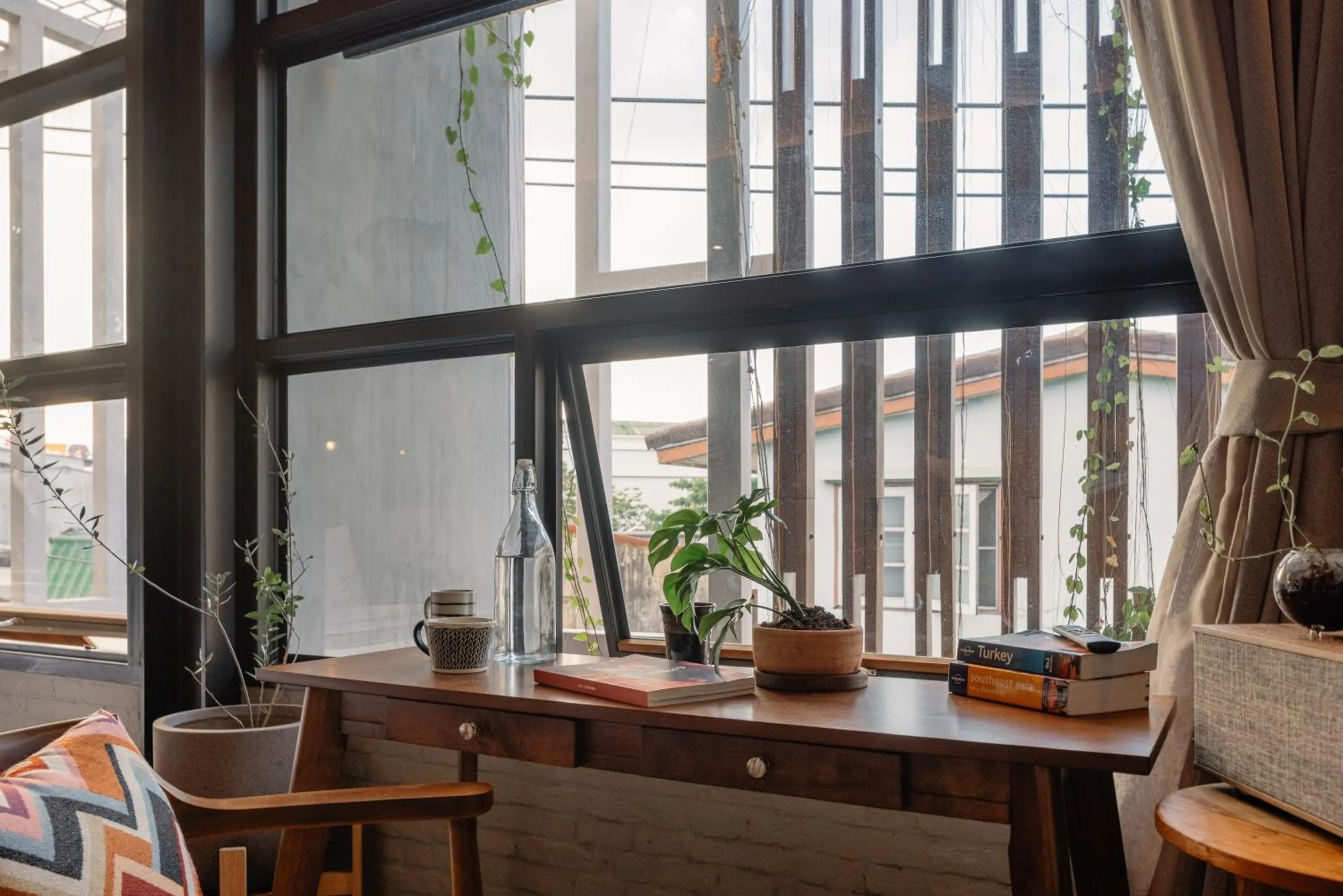 Seating area in Tamni