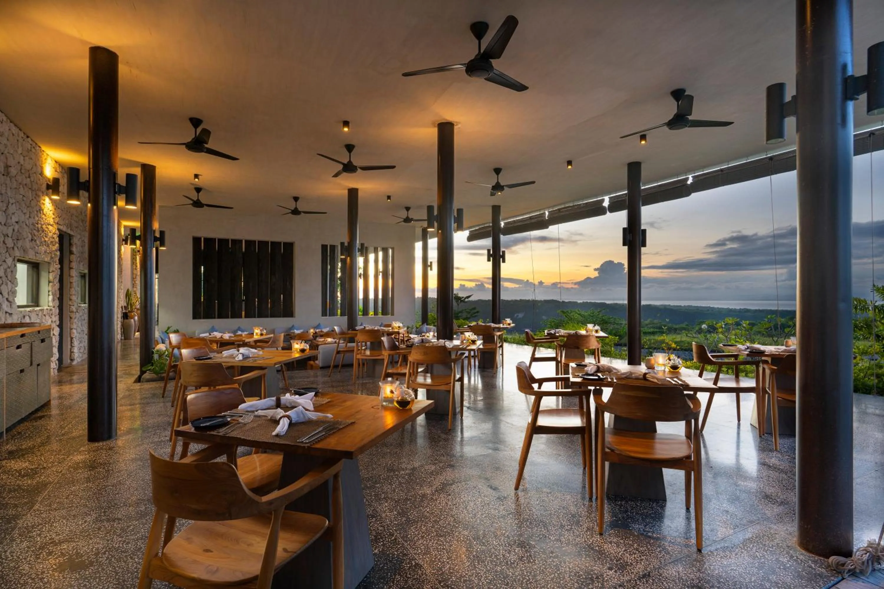 Restaurant/places to eat in MAUA Nusa Penida Bali