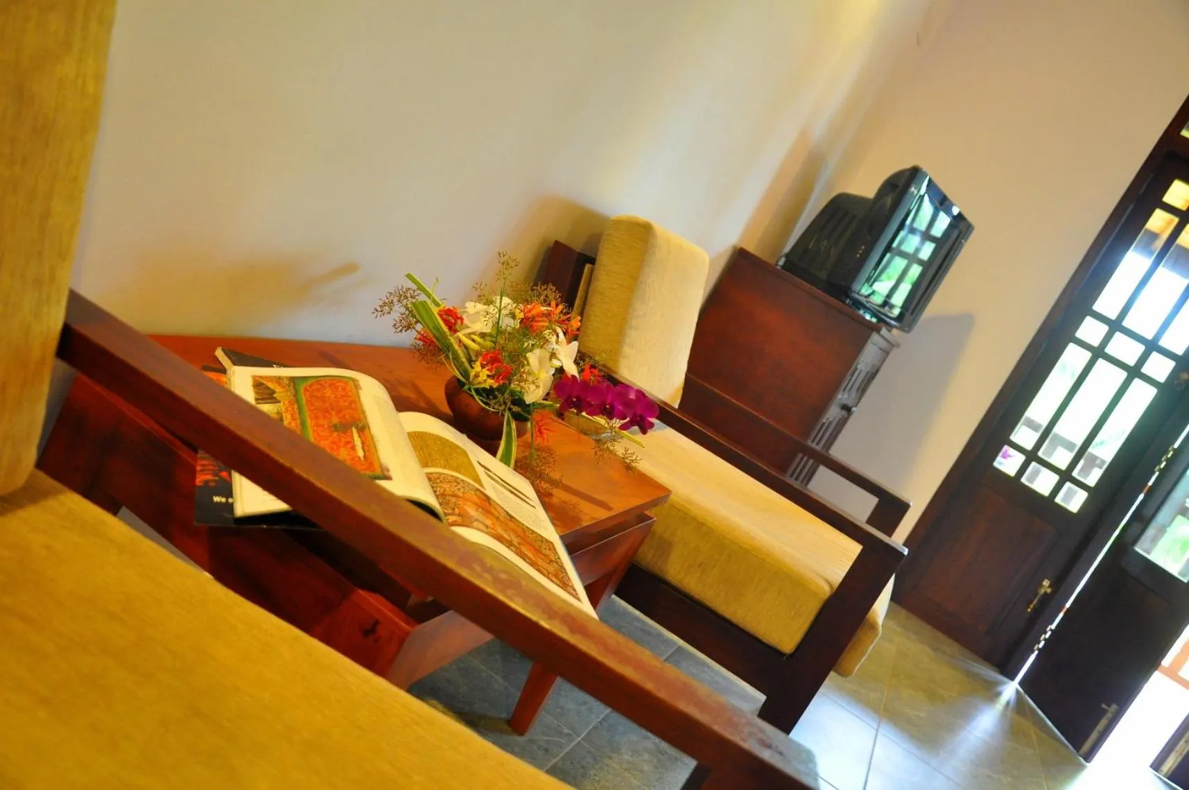 Seating area, TV/Entertainment Center in Canal Villa