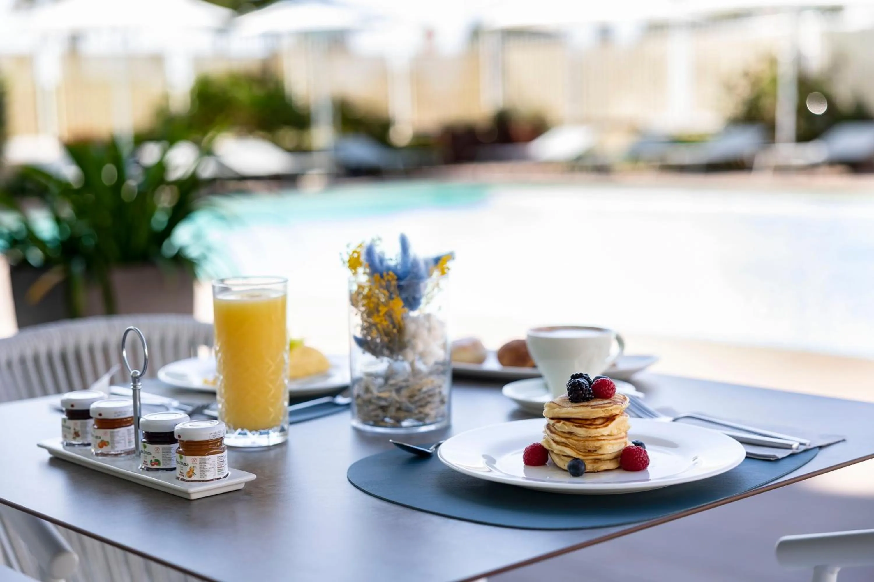 Breakfast in Grand Hotel