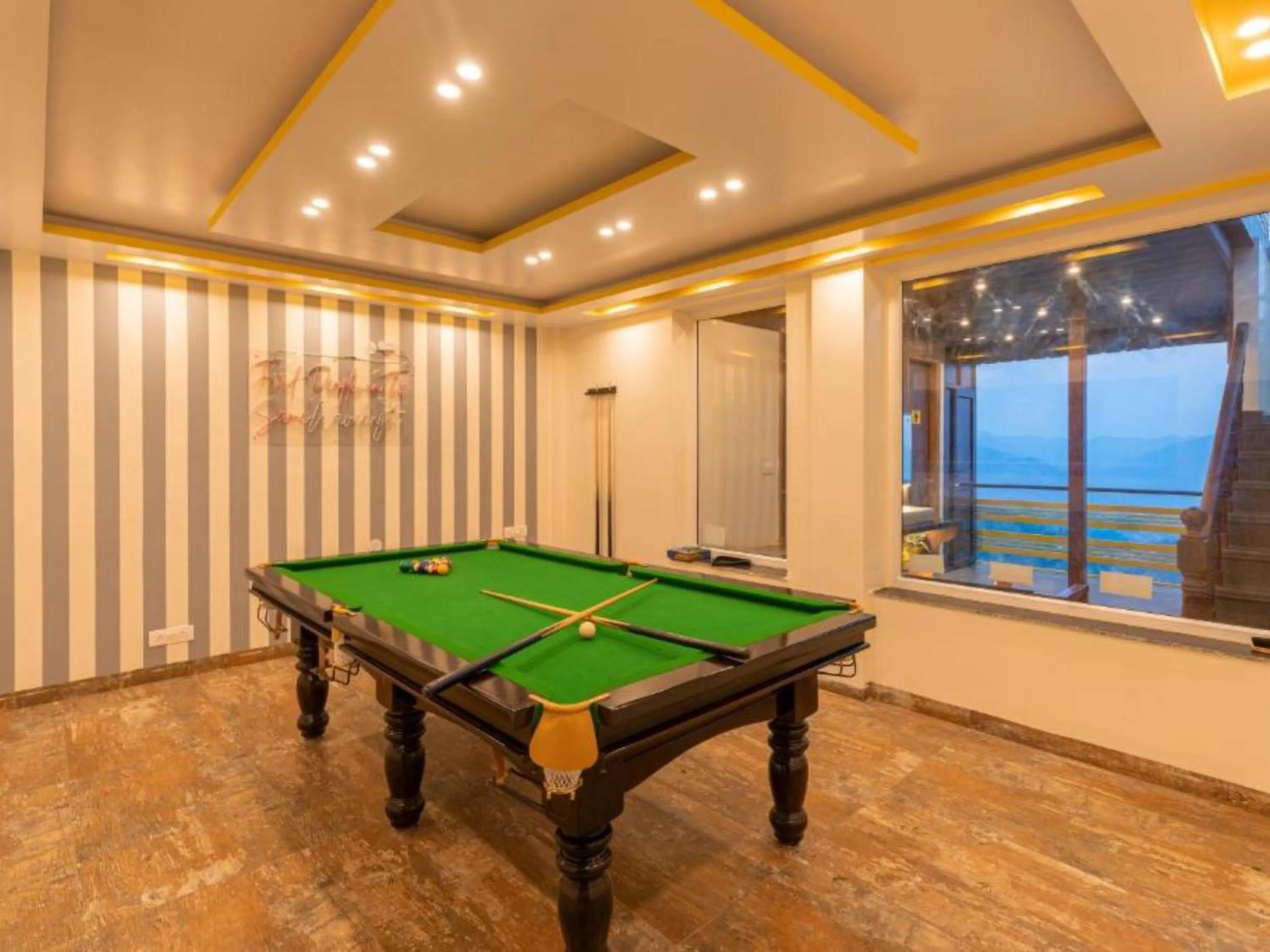 Billiard in The Hosteller Kufri, Shimla