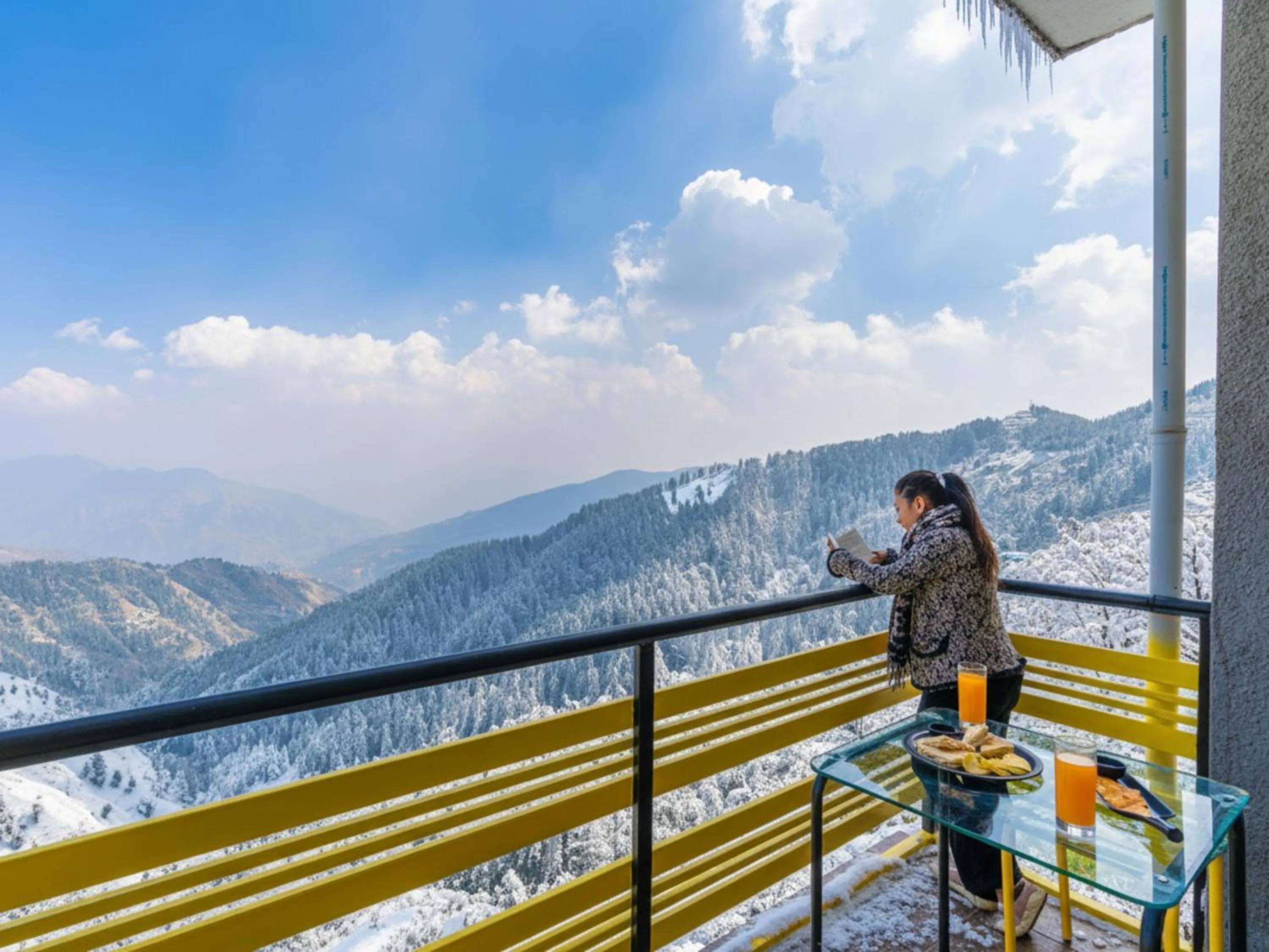 Balcony/Terrace in The Hosteller Kufri, Shimla