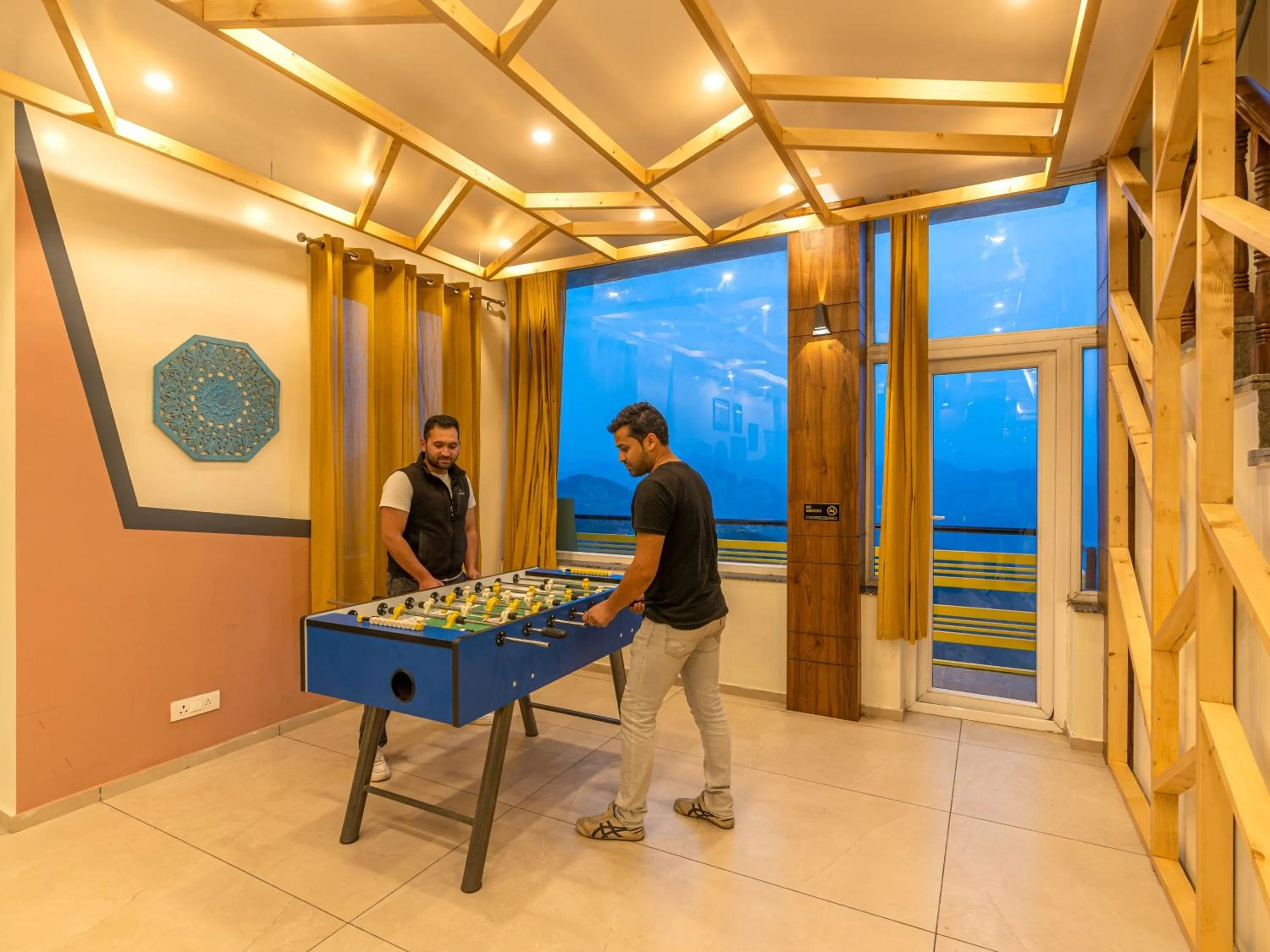 People in The Hosteller Kufri, Shimla