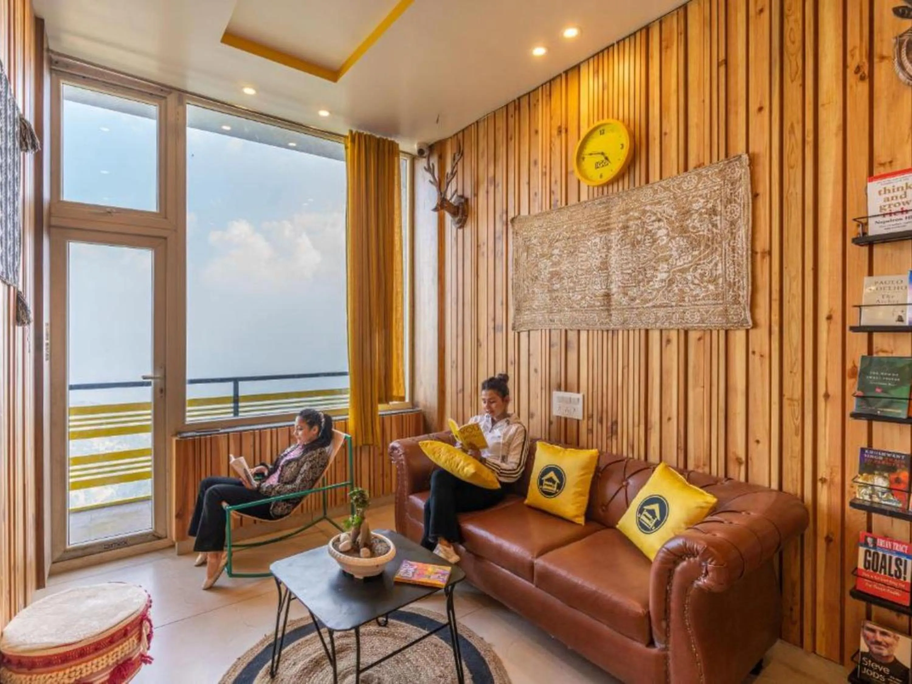 People in The Hosteller Kufri, Shimla