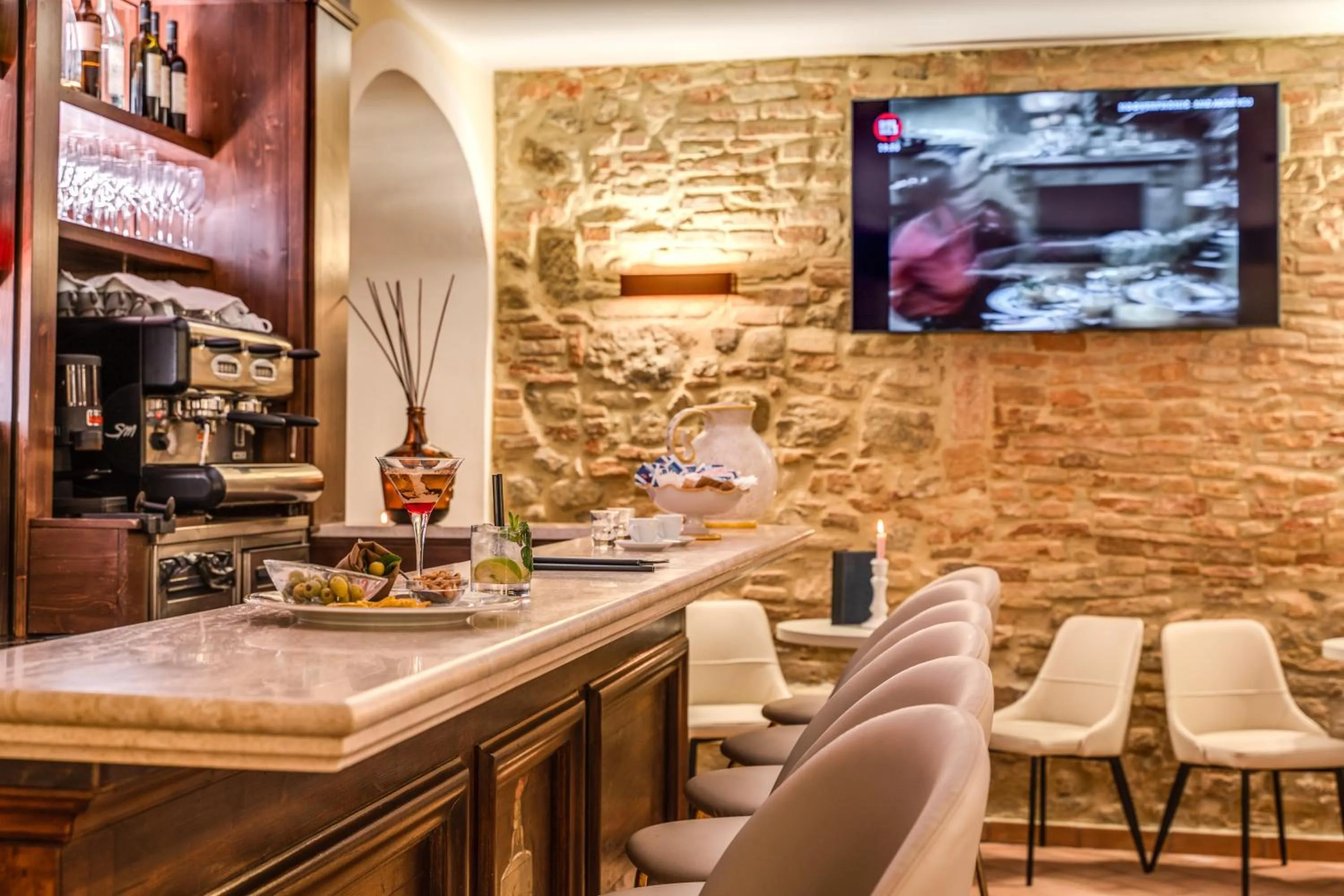 Lounge or bar in Abbazia Collemedio Resort & Spa