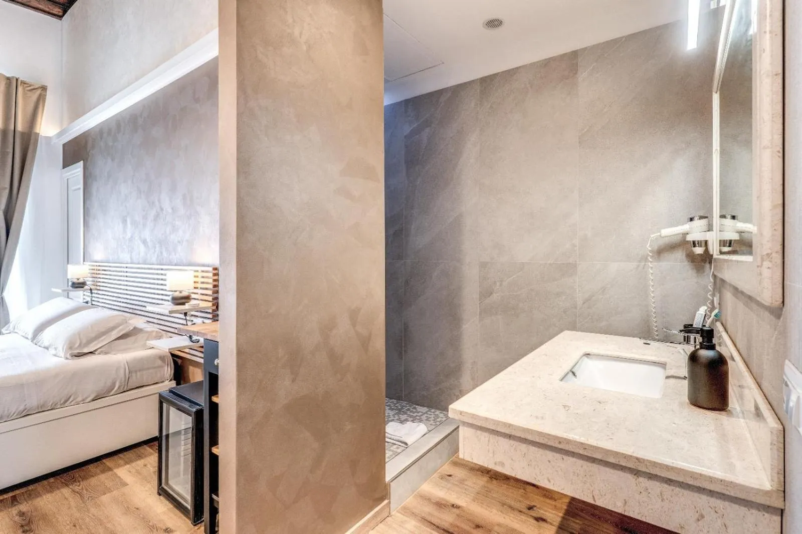 towels, Bed in iRooms Pantheon