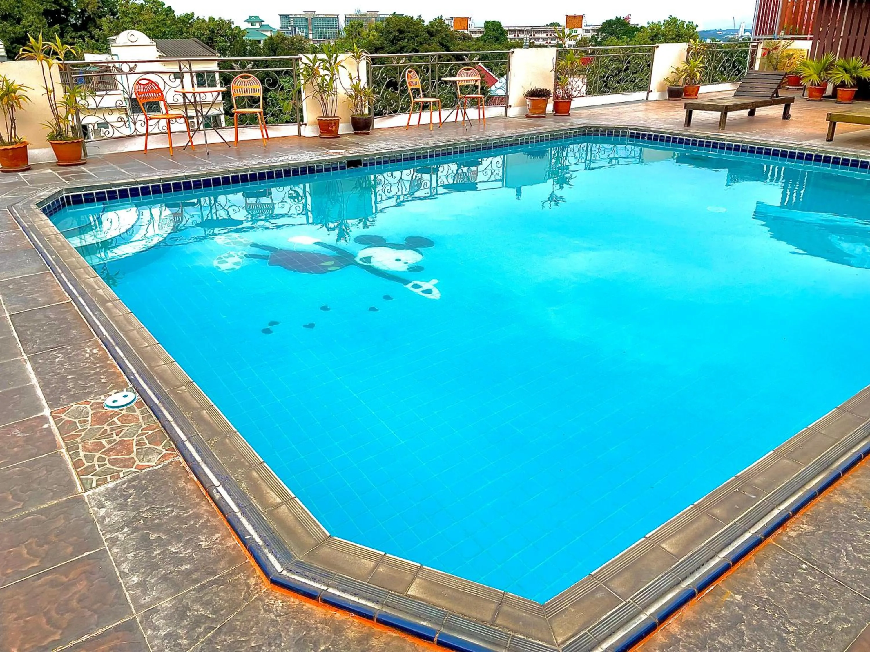 Swimming pool in Green Beach Pattaya