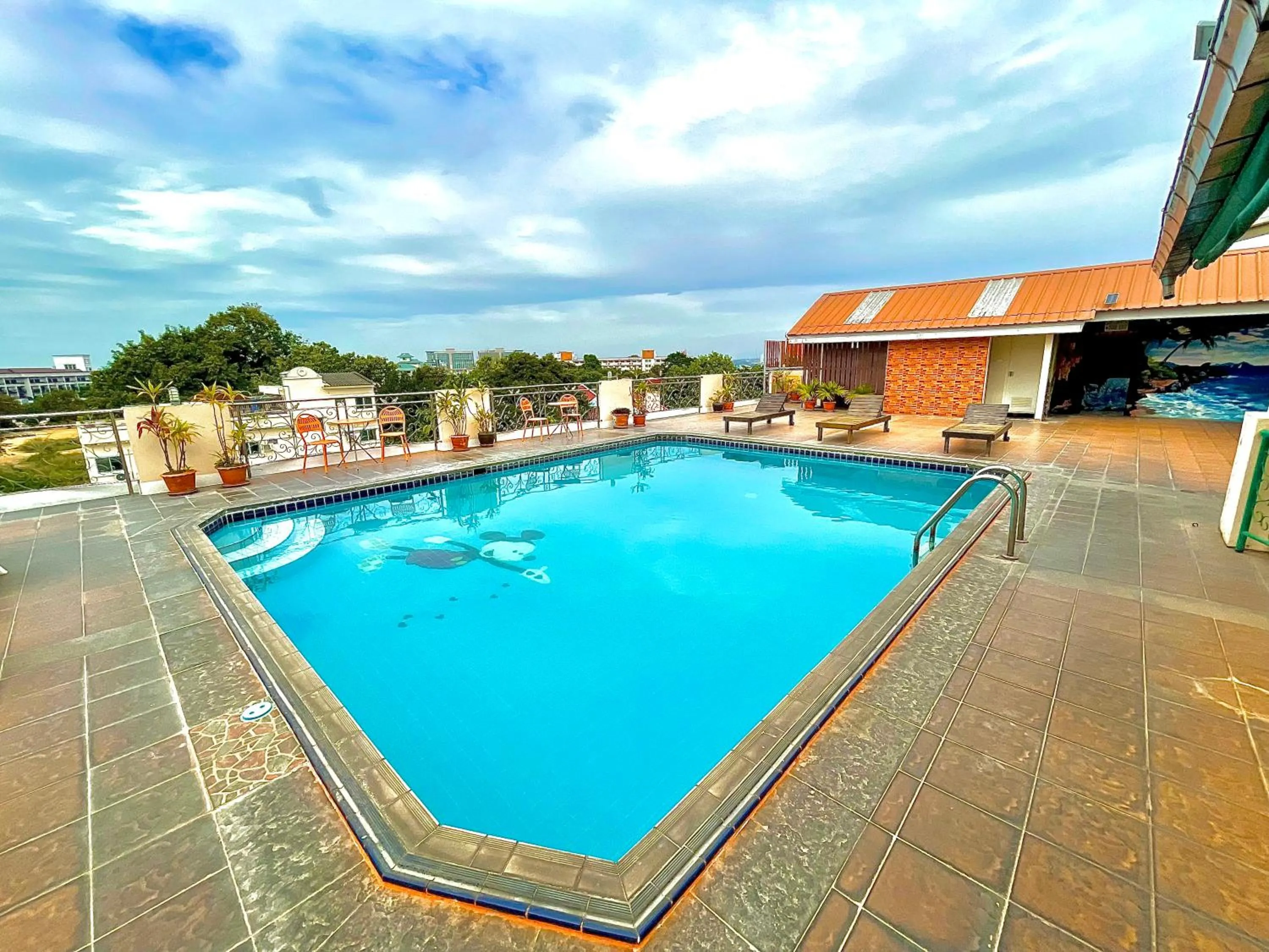 Swimming pool in Green Beach Pattaya