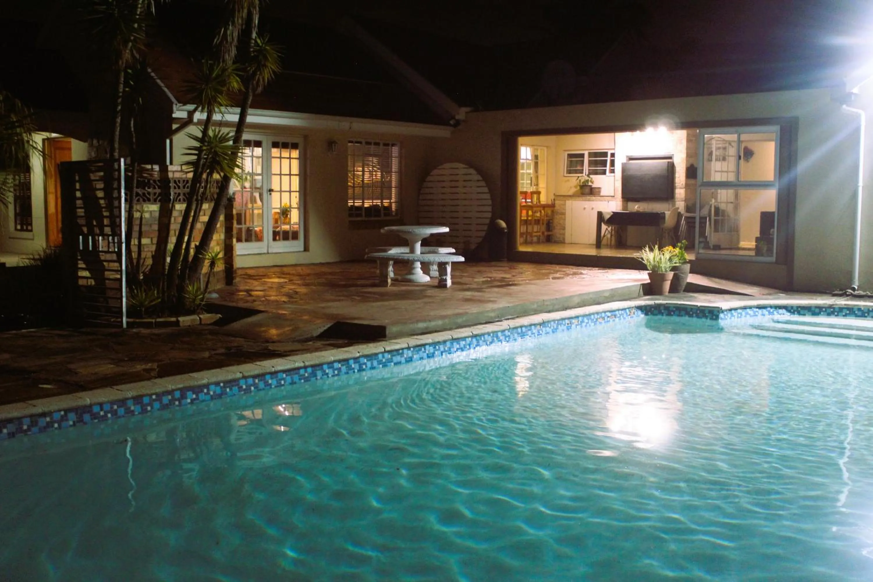 Swimming pool in Bhotani-on-Bax