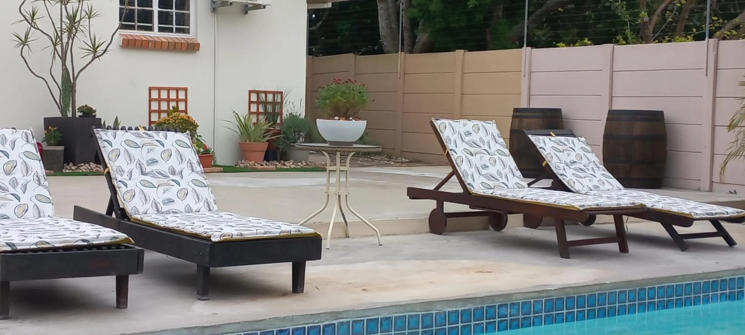 Swimming pool in Bhotani-on-Bax