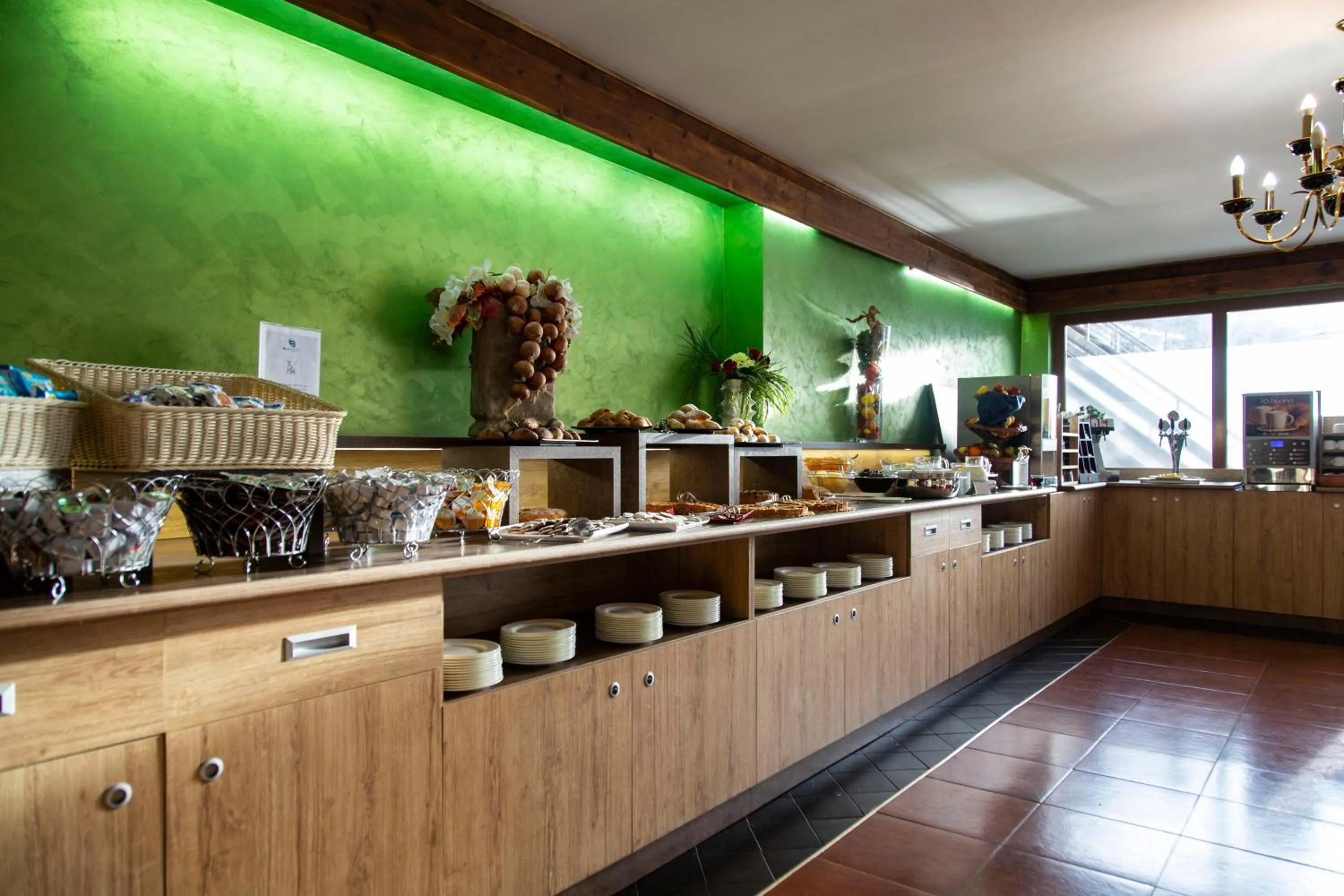 Restaurant/places to eat in Grand Hotel del Parco