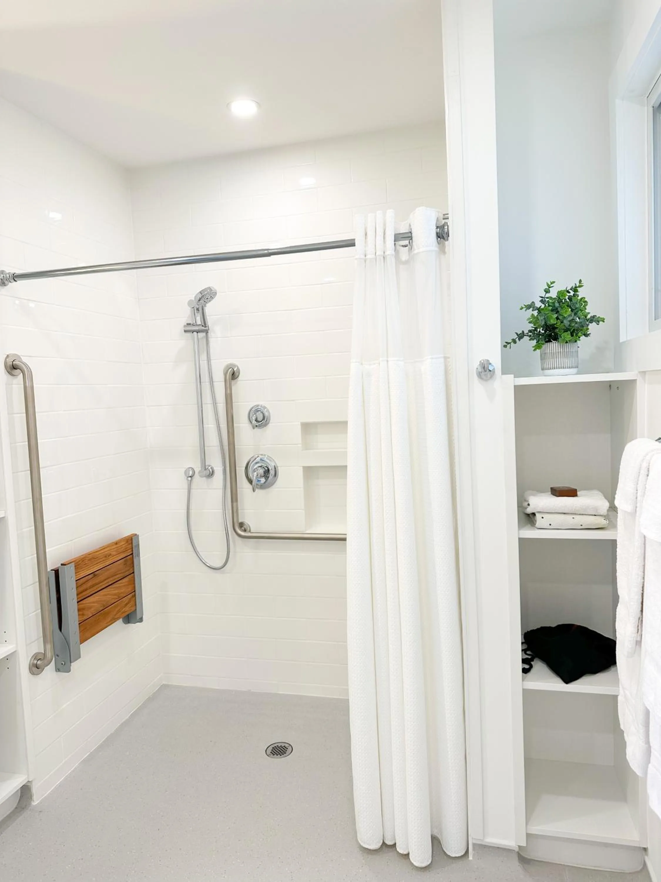 Oasis by the Bay Vacation Suites