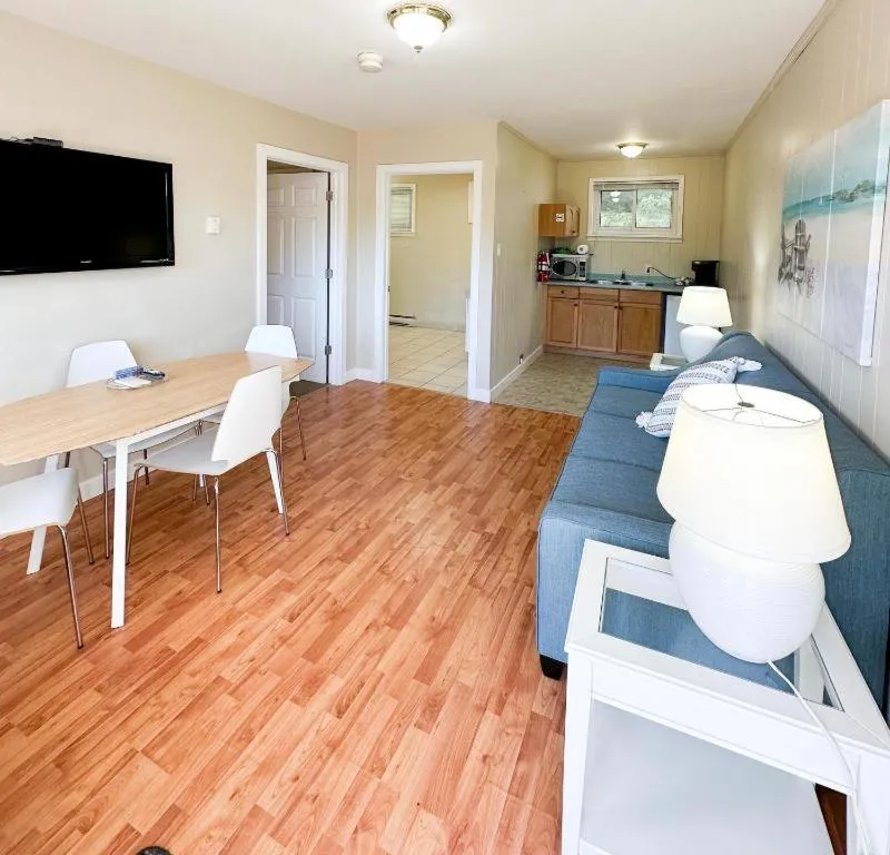 Oasis by the Bay Vacation Suites