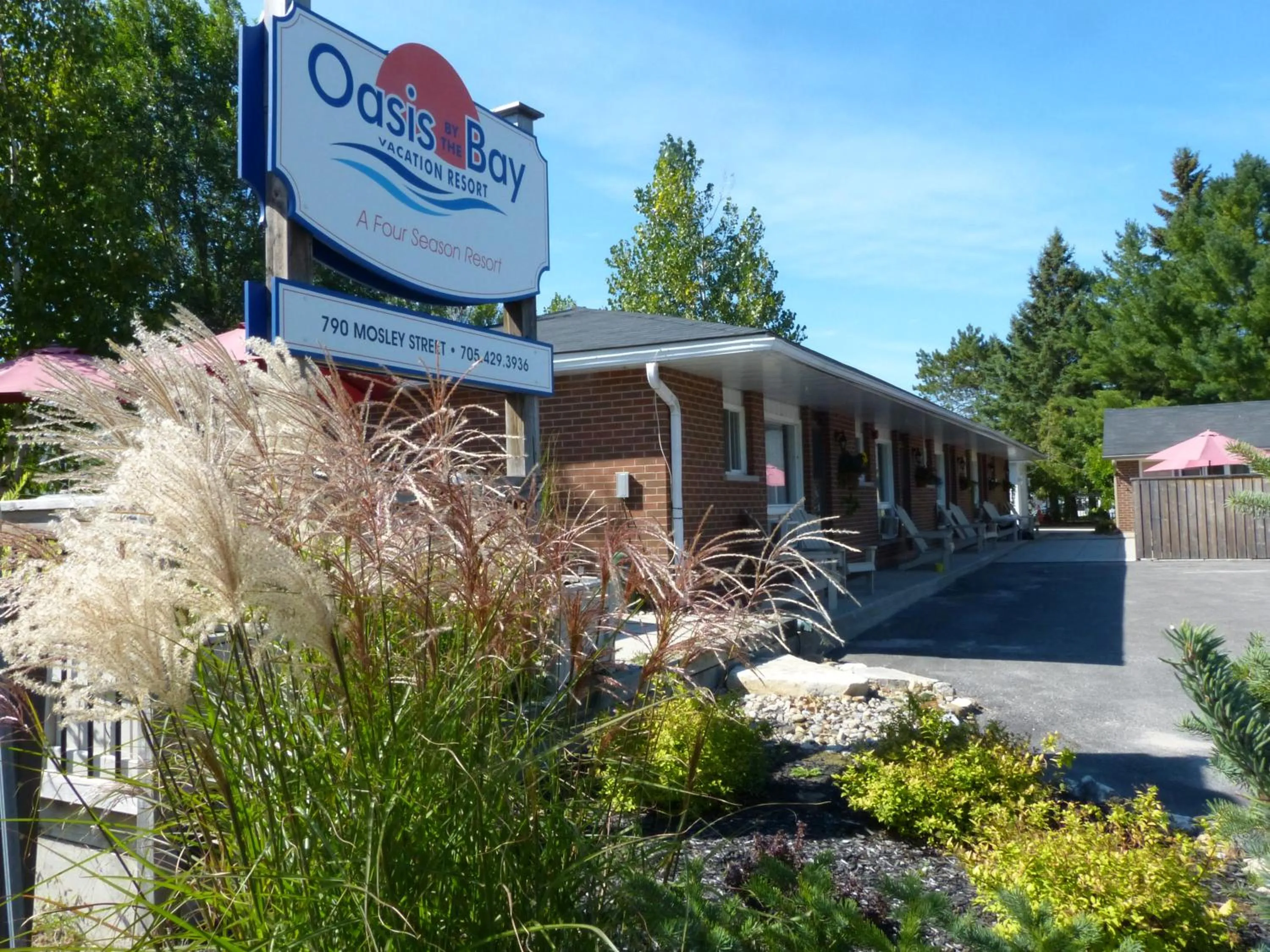 Property building in Oasis by the Bay Vacation Suites