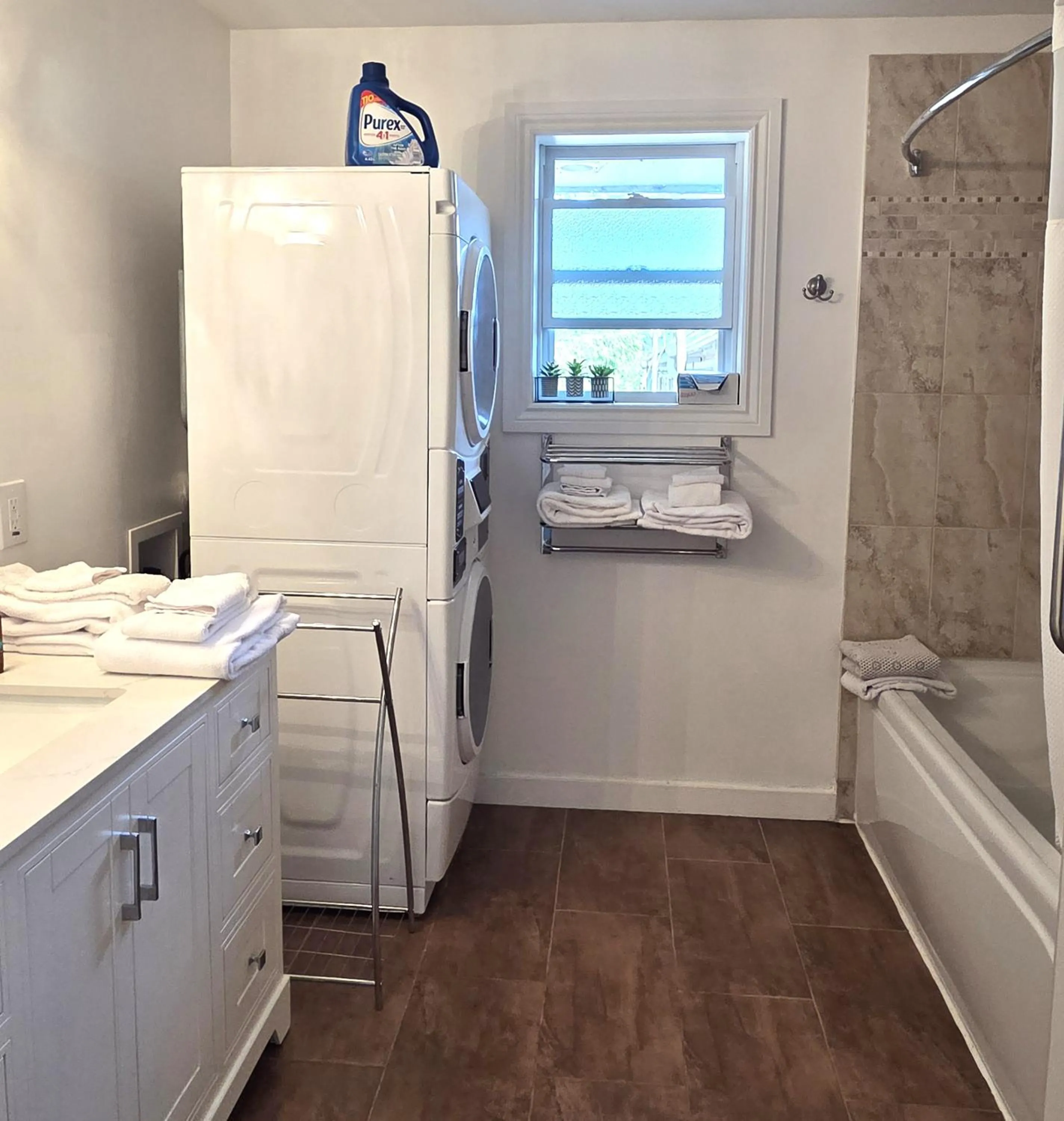 Oasis by the Bay Vacation Suites