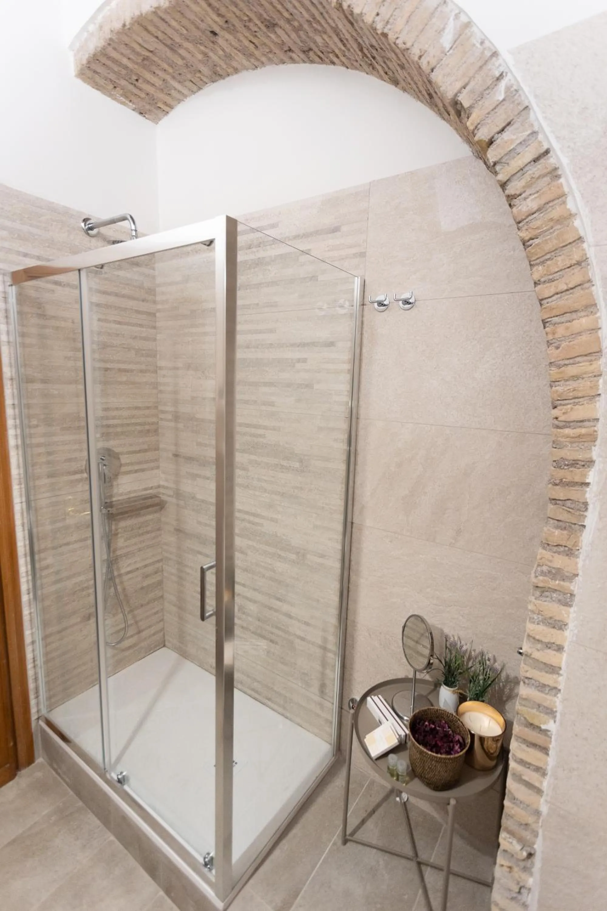 Bathroom in Pettinary Village B&B